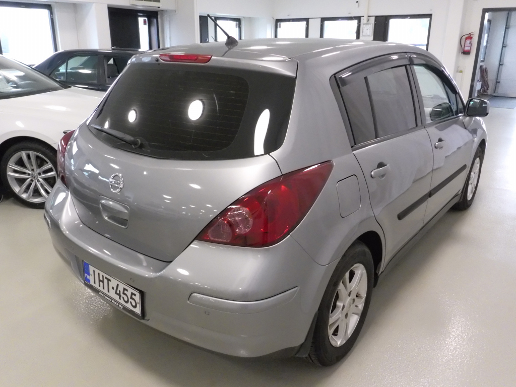 NISSAN Tiida 6
