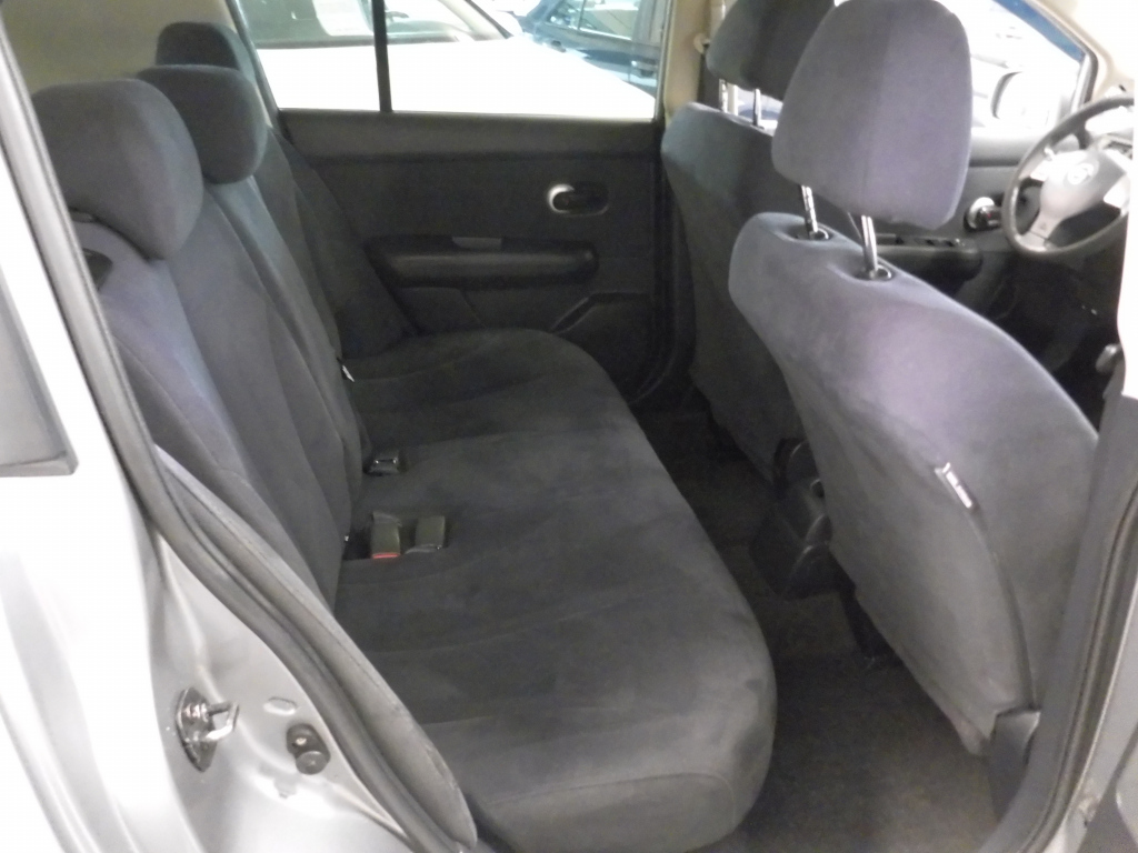 NISSAN Tiida 8