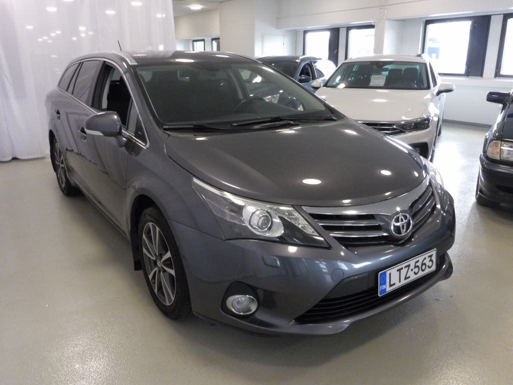 TOYOTA Avensis 3