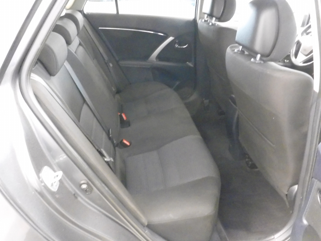 TOYOTA Avensis 9