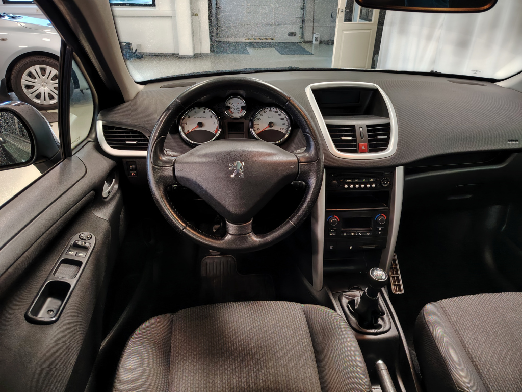 PEUGEOT 207 10