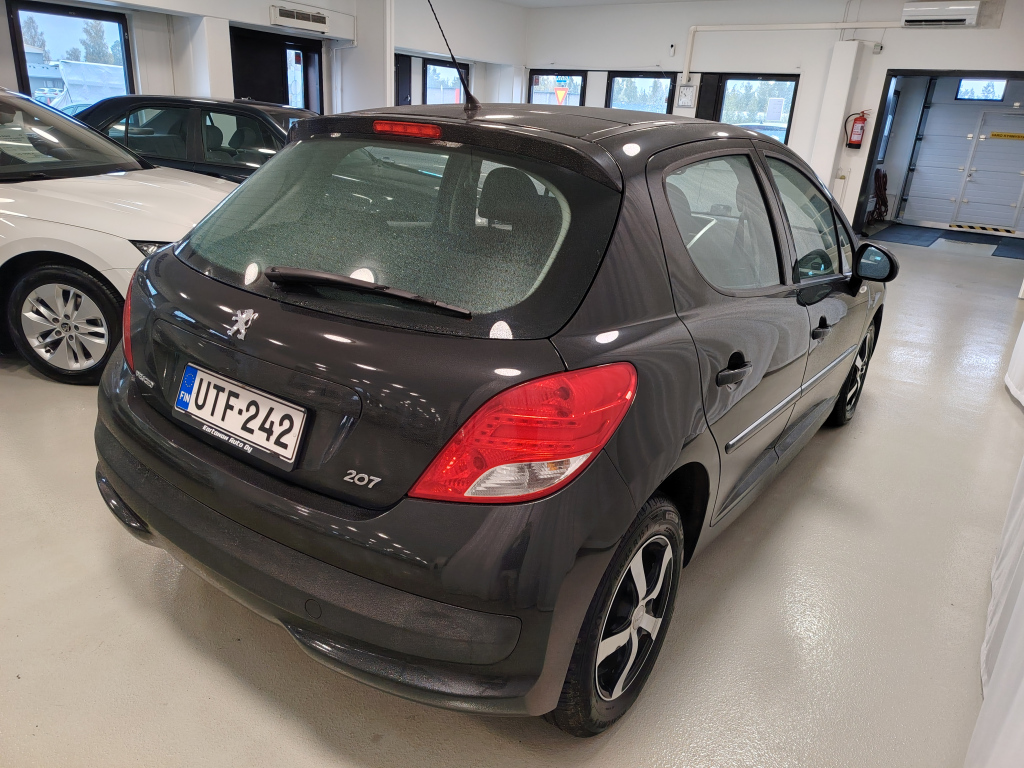 PEUGEOT 207 4