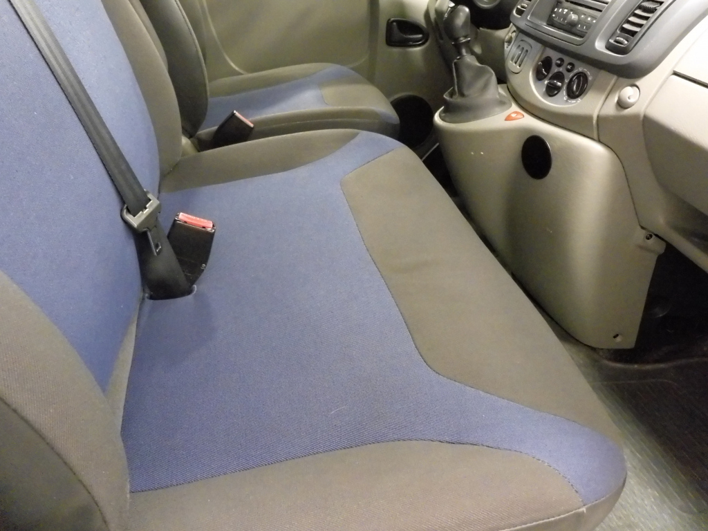 RENAULT Trafic 13