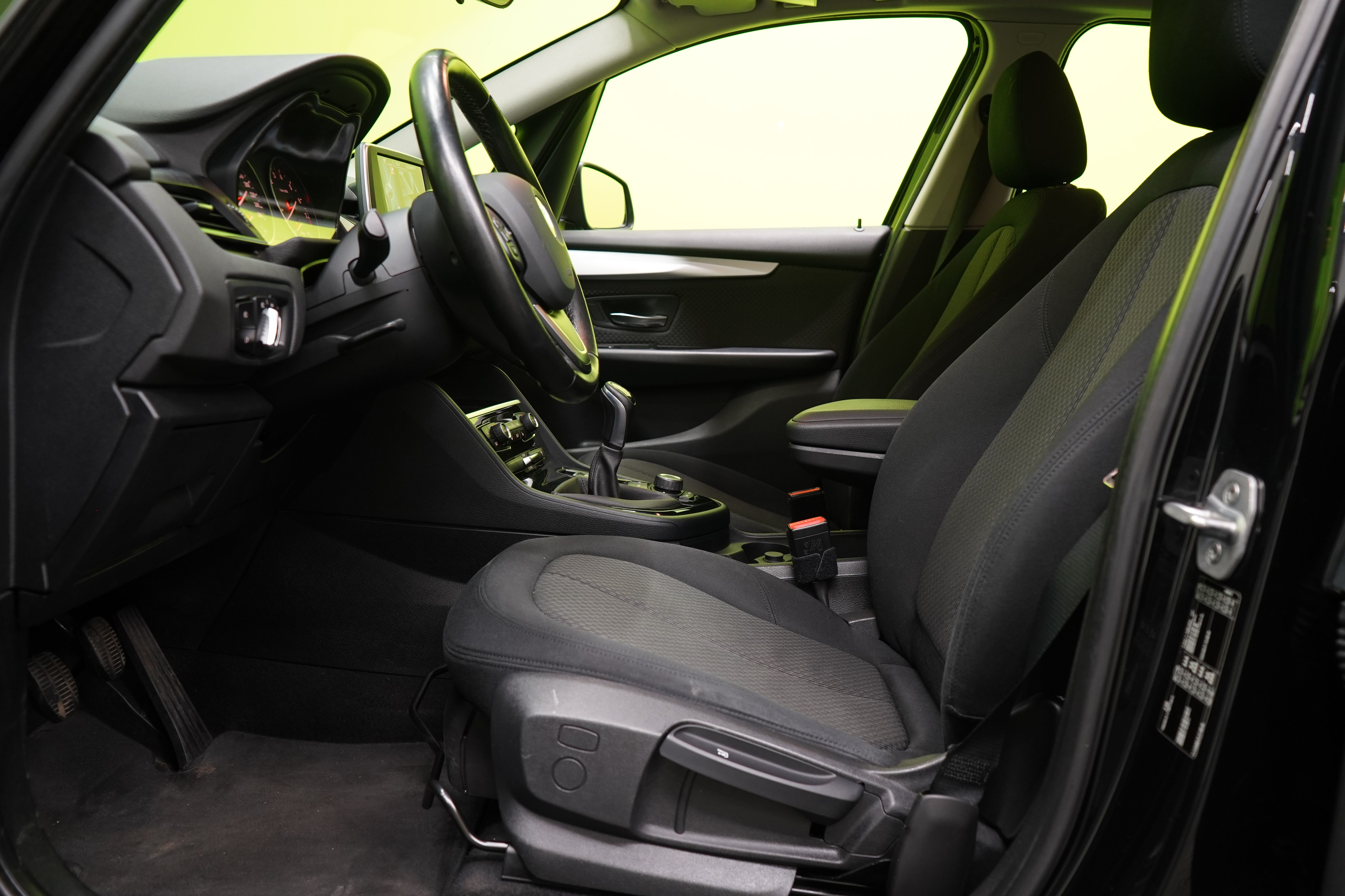 BMW 218 2016