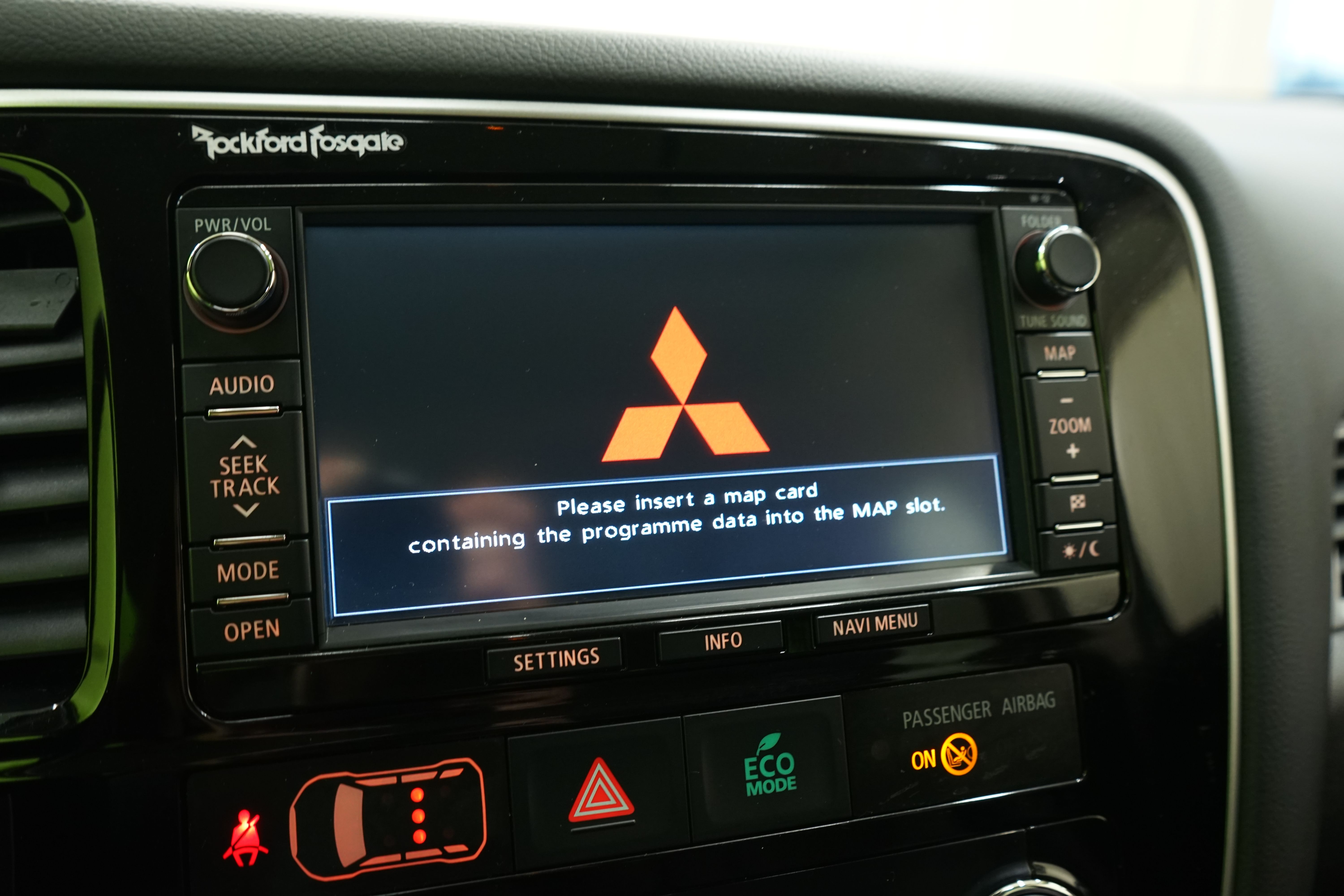 Mitsubishi Outlander PHEV 2014