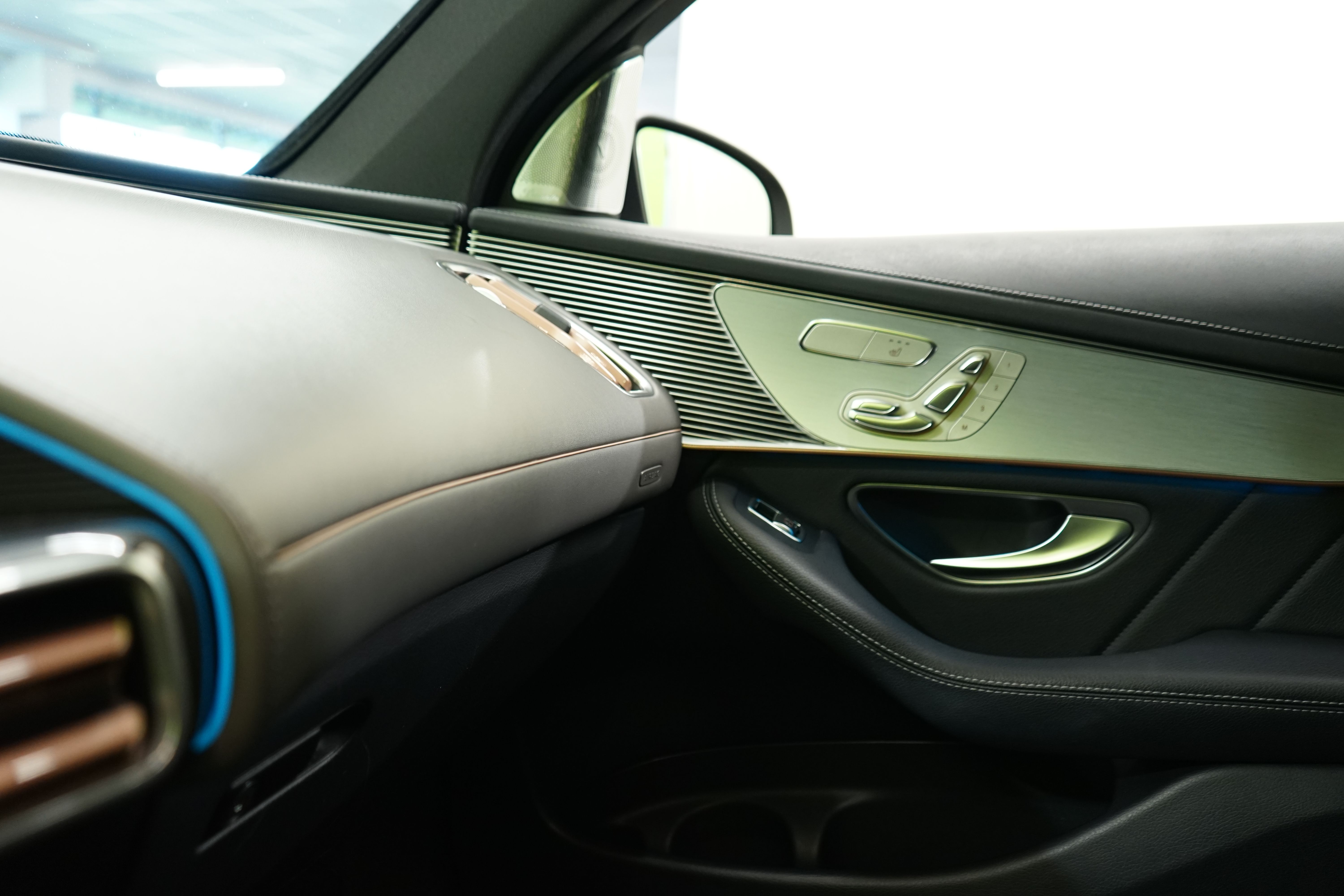 Mercedes-Benz EQC 2021