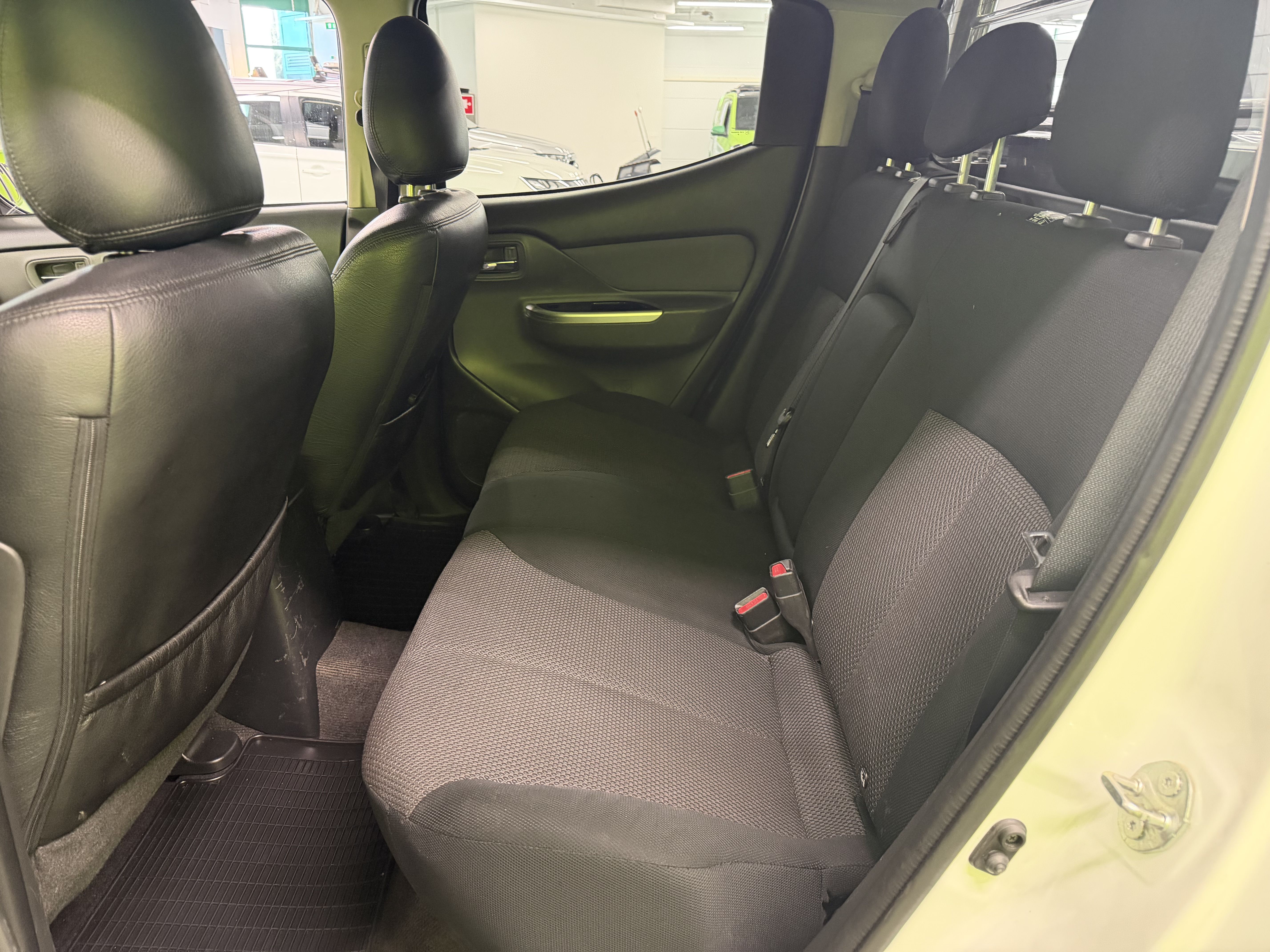 Mitsubishi L200 2016