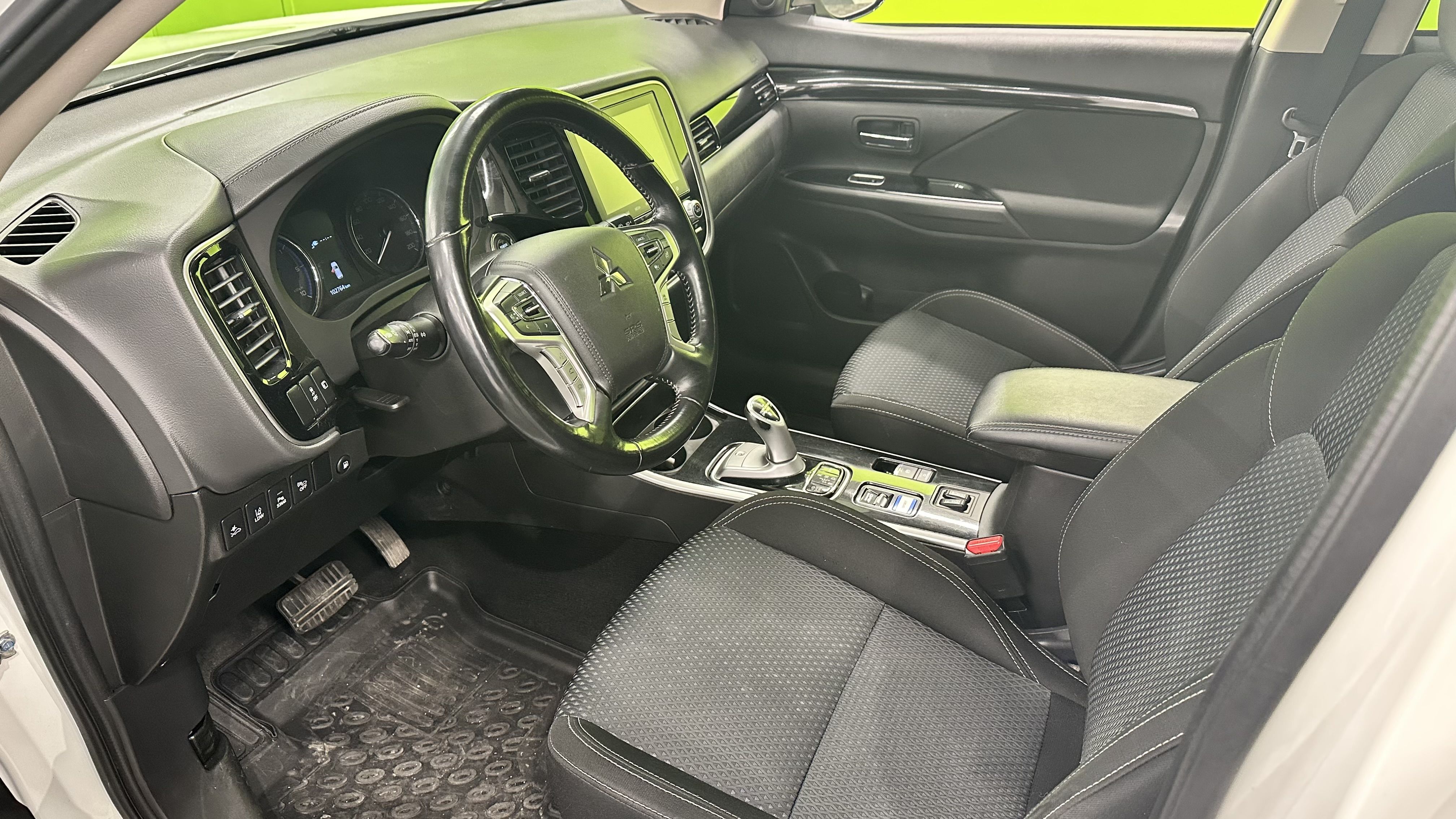 Mitsubishi Outlander PHEV 2020