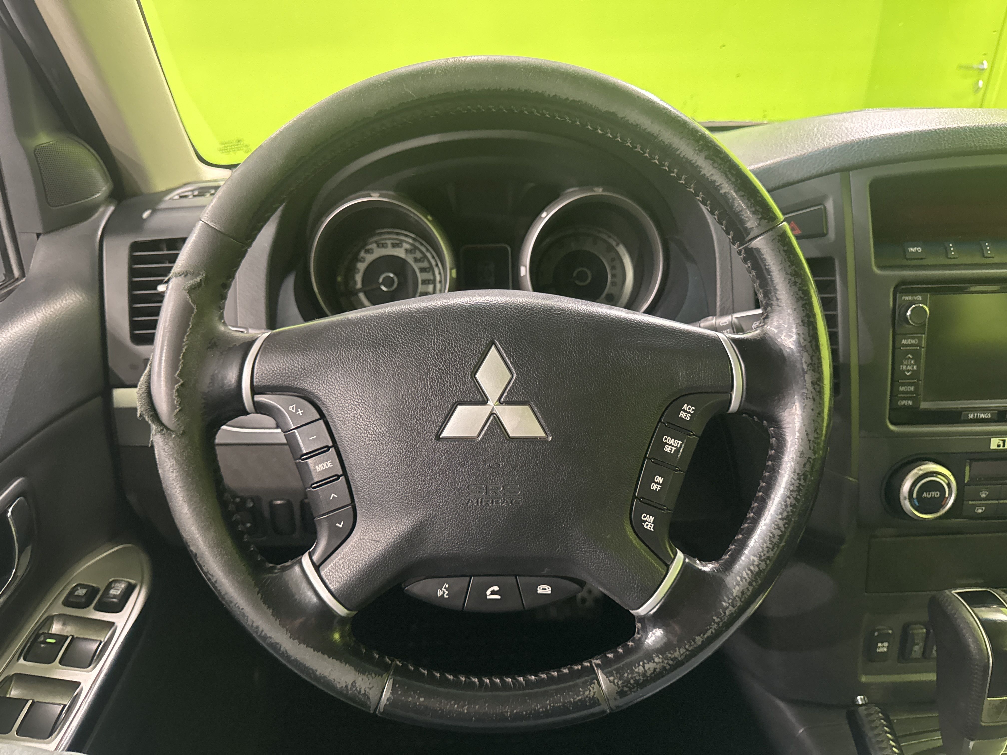 Mitsubishi Pajero 2014