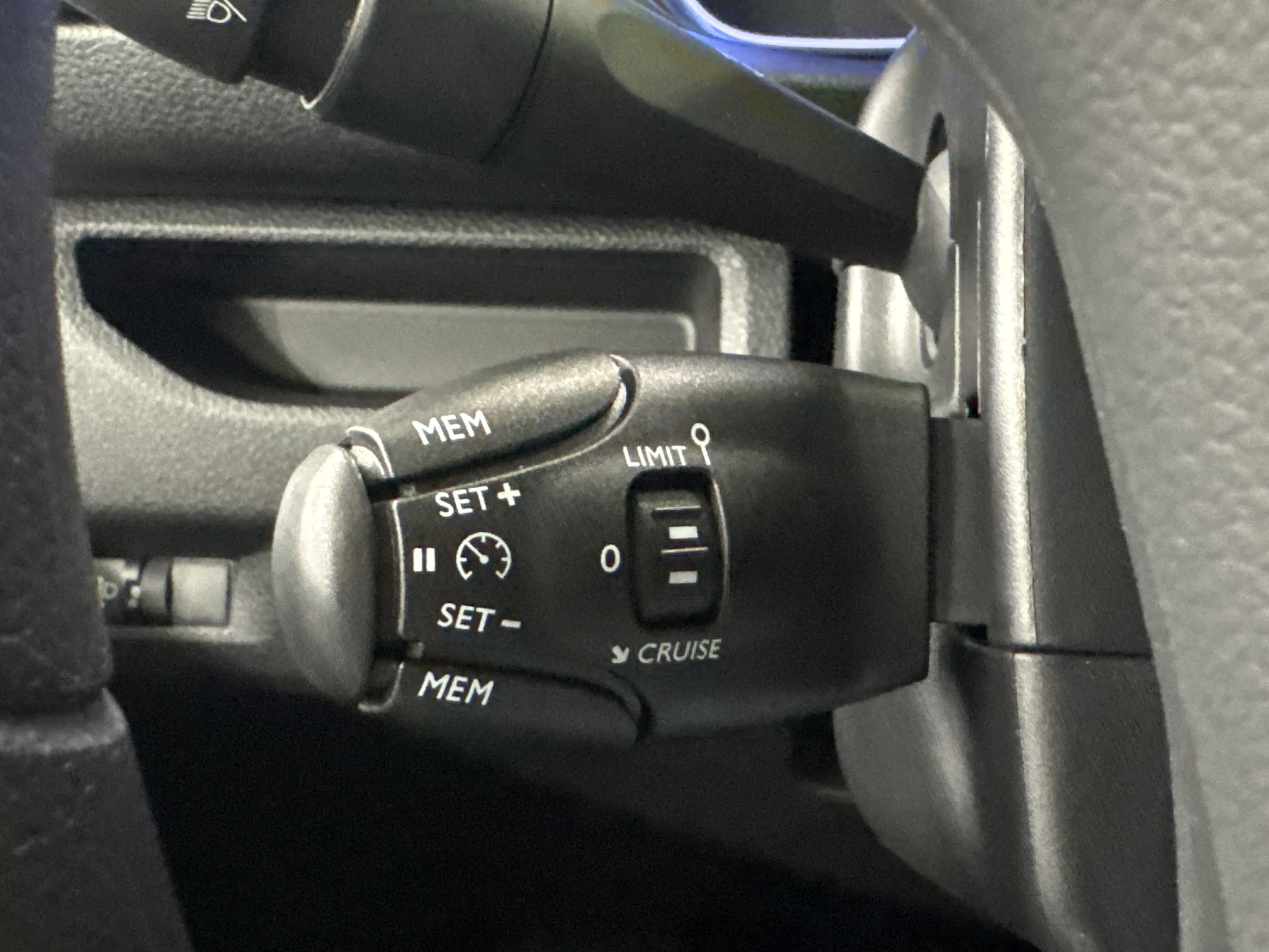 Peugeot e-Expert 2024