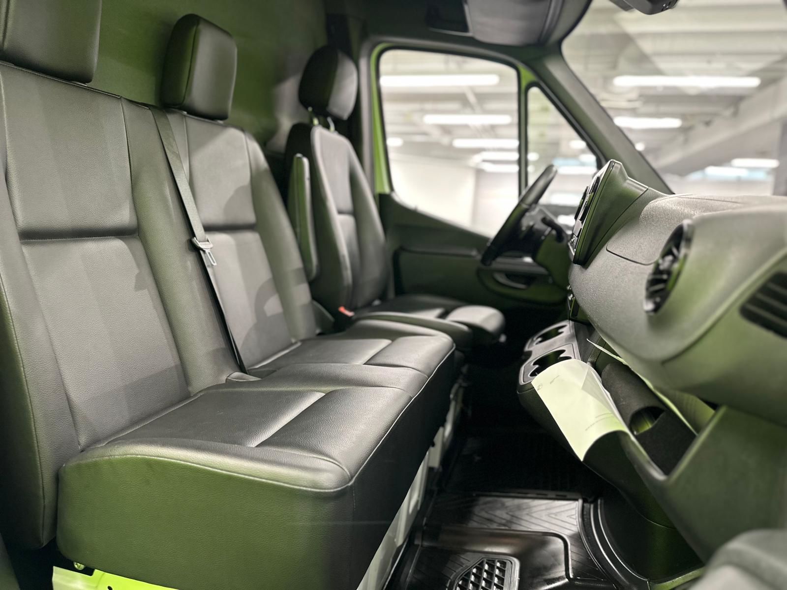 Mercedes-Benz Sprinter 2024