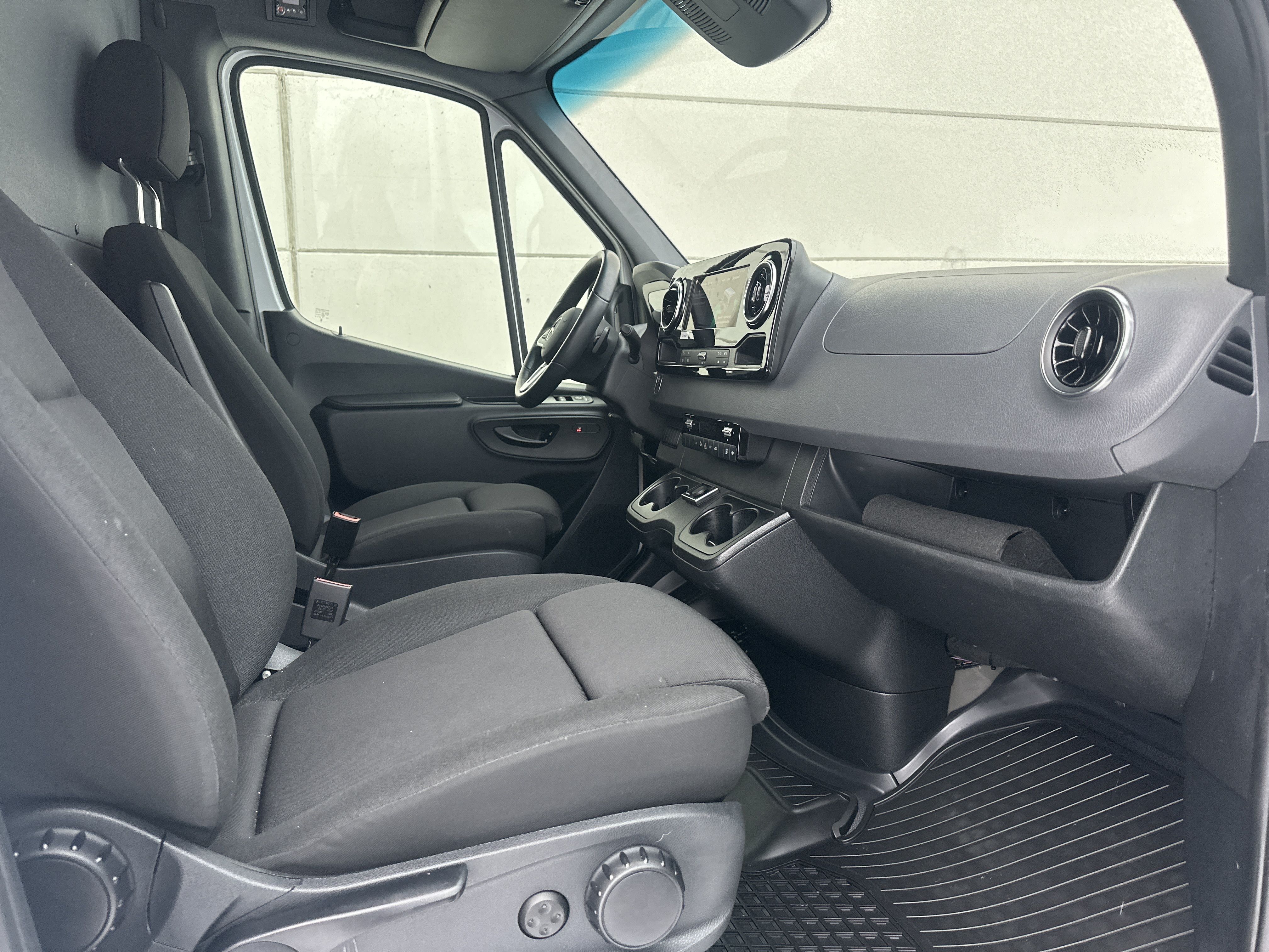 Mercedes-Benz Sprinter 2024