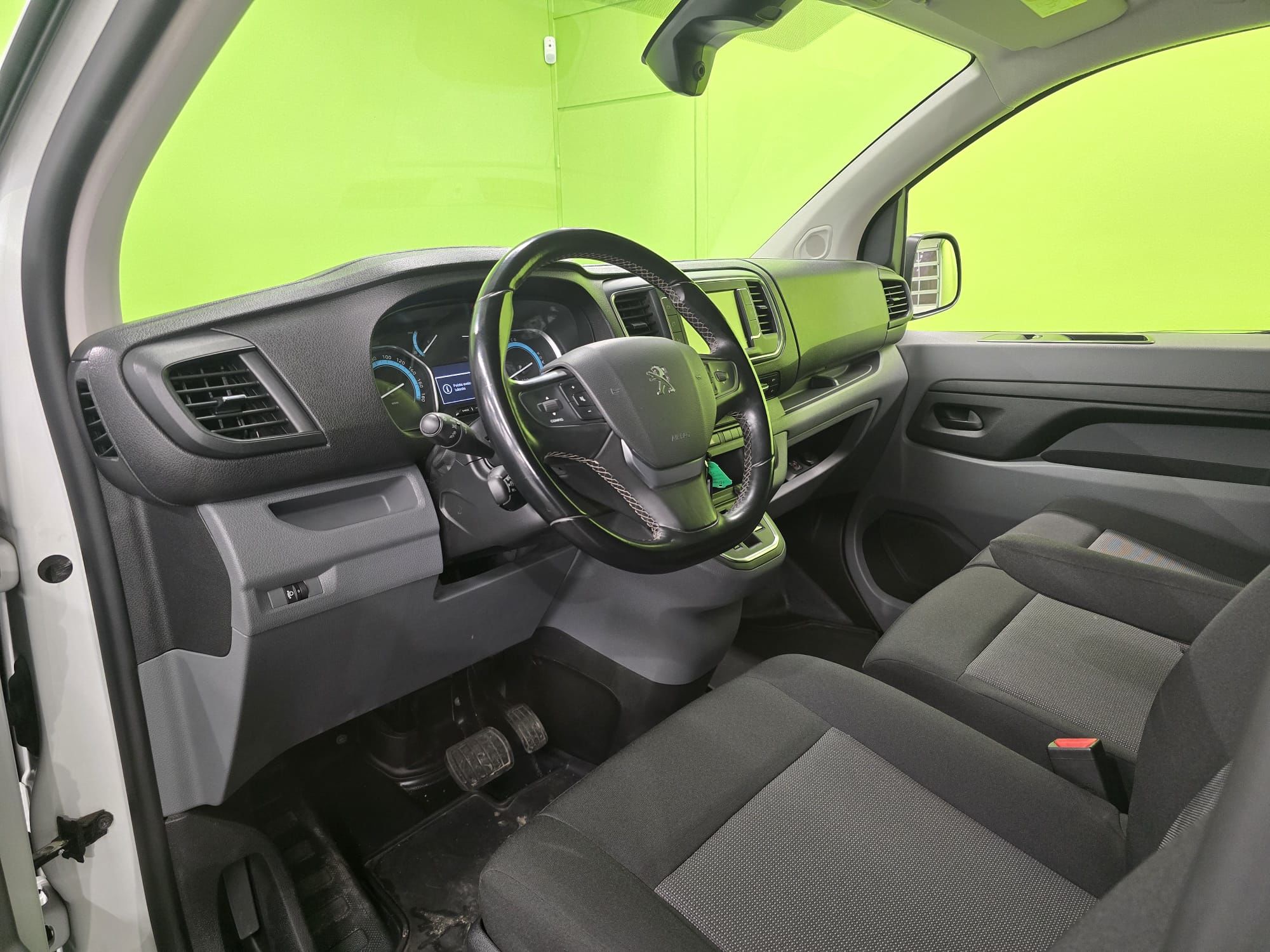Peugeot e-Expert 2023