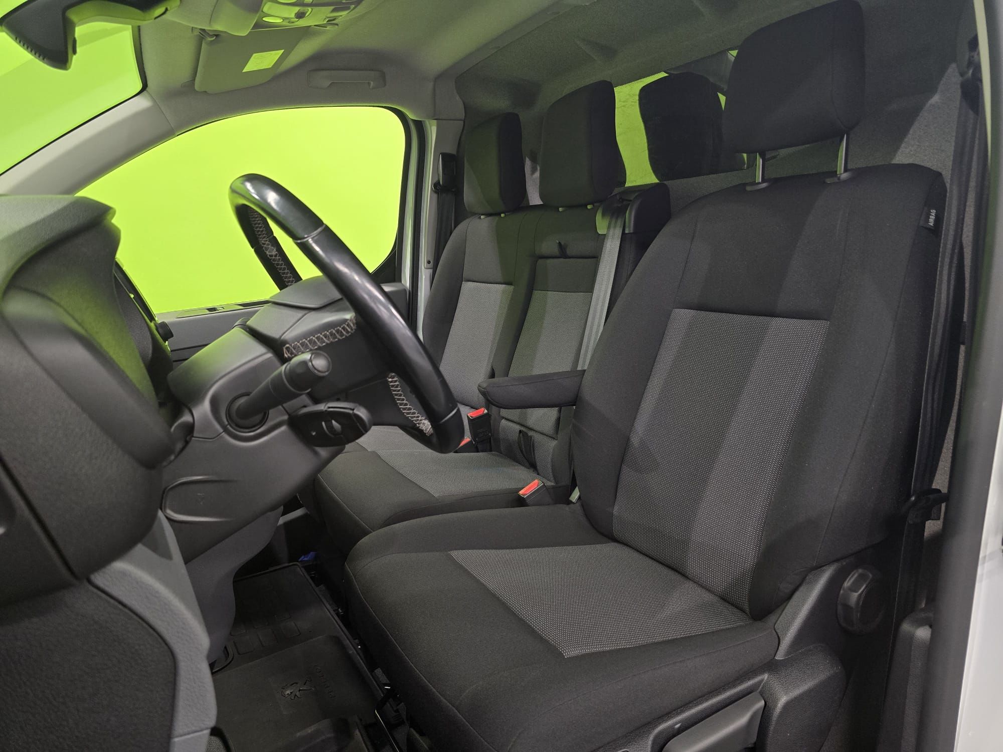 Peugeot e-Expert 2023