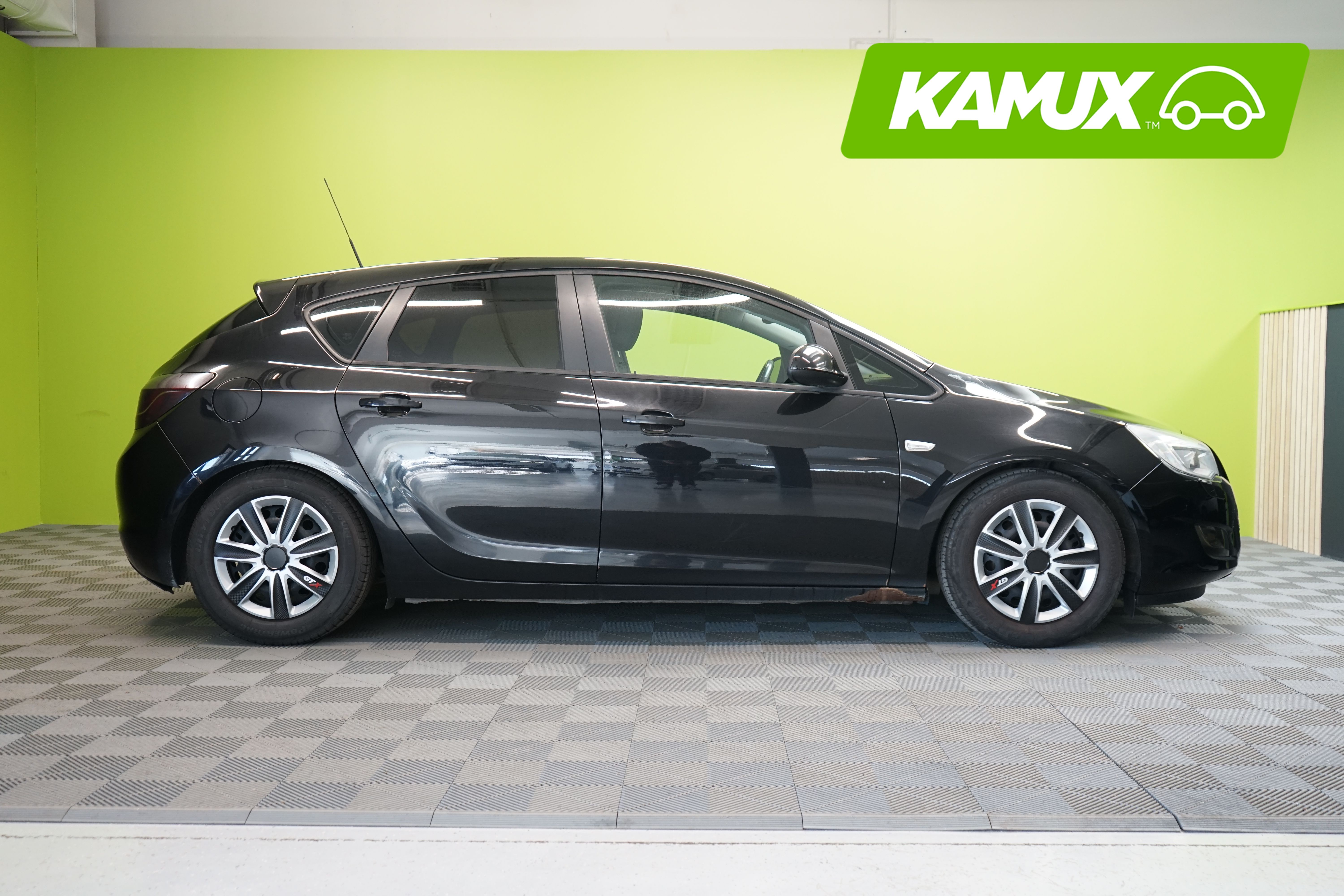 Opel Astra 2011