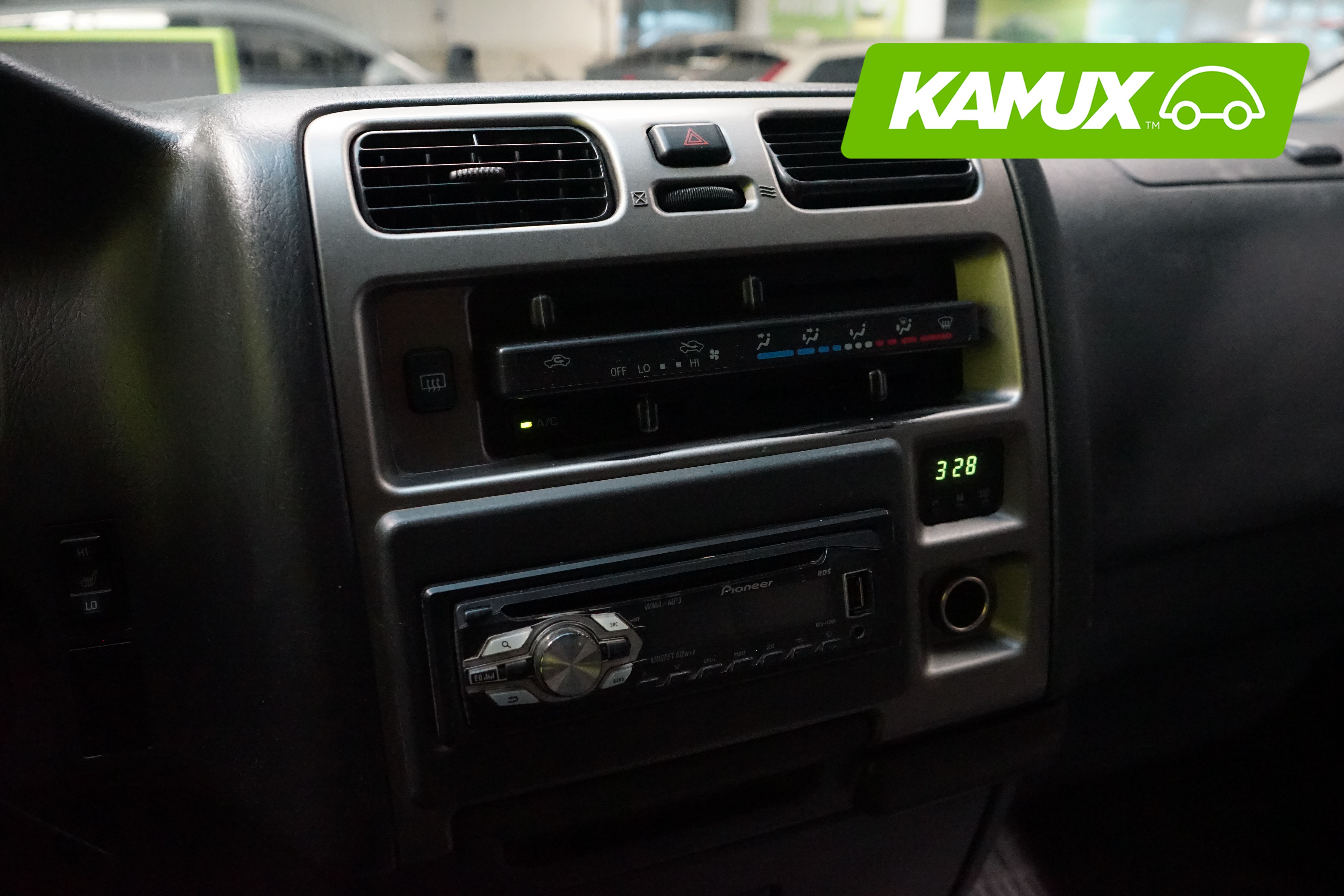 Toyota Hiace 2012