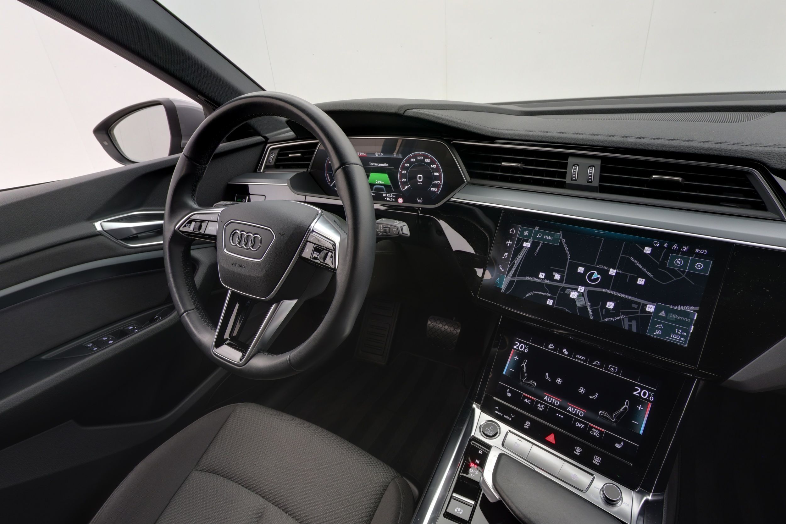 Audi e-tron 2023