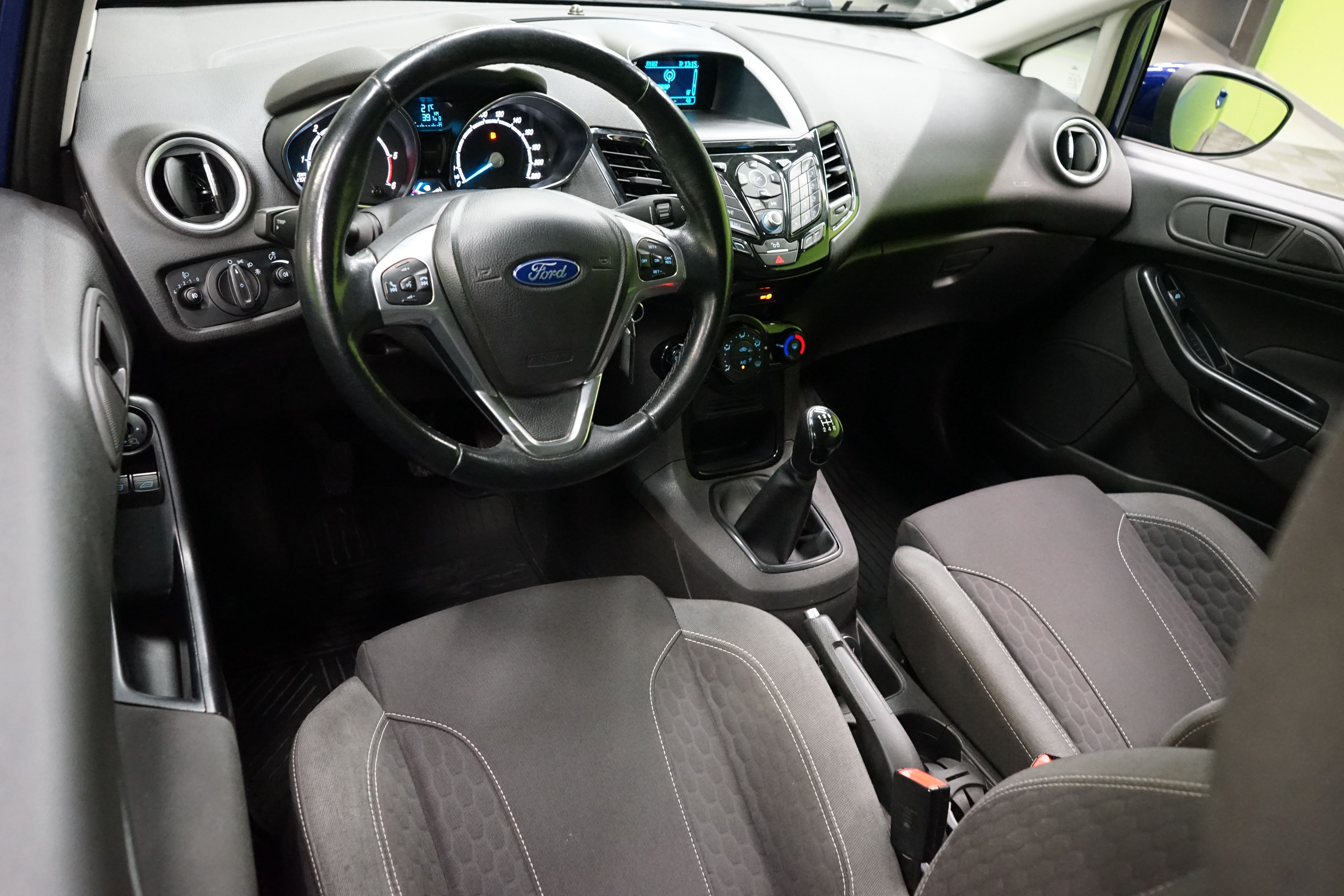 Ford Fiesta Van 2015
