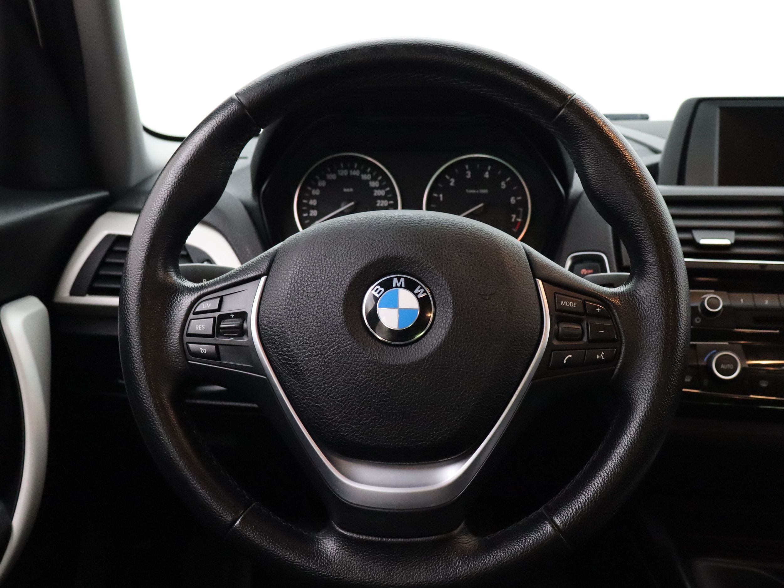 BMW 118 2016