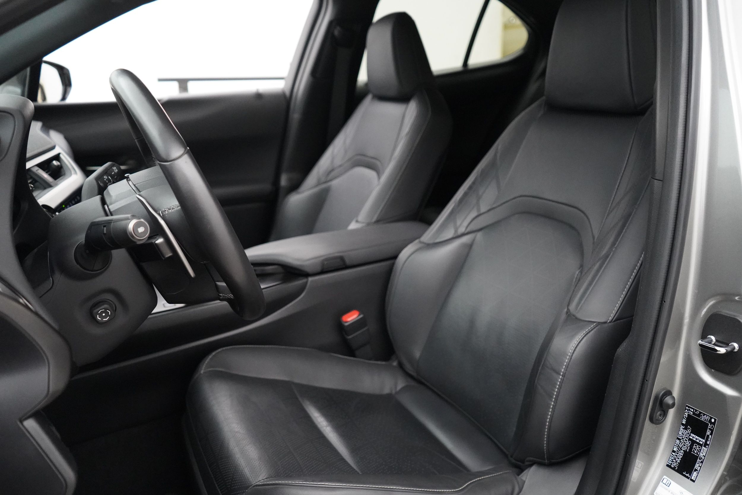 Lexus UX 2023