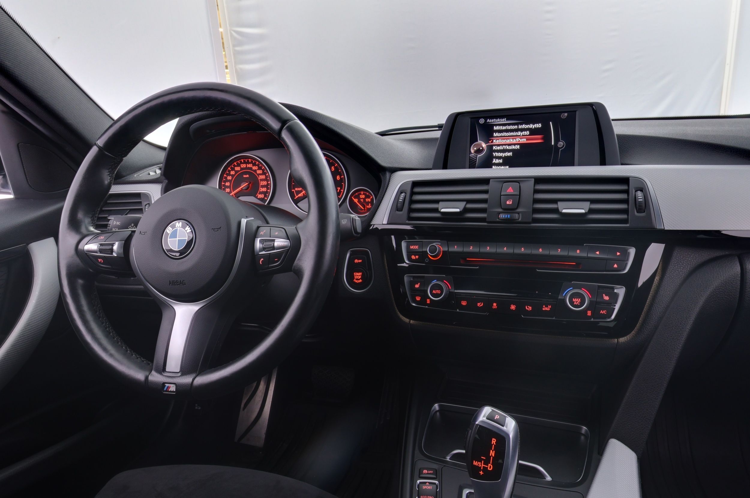 BMW 318 2016