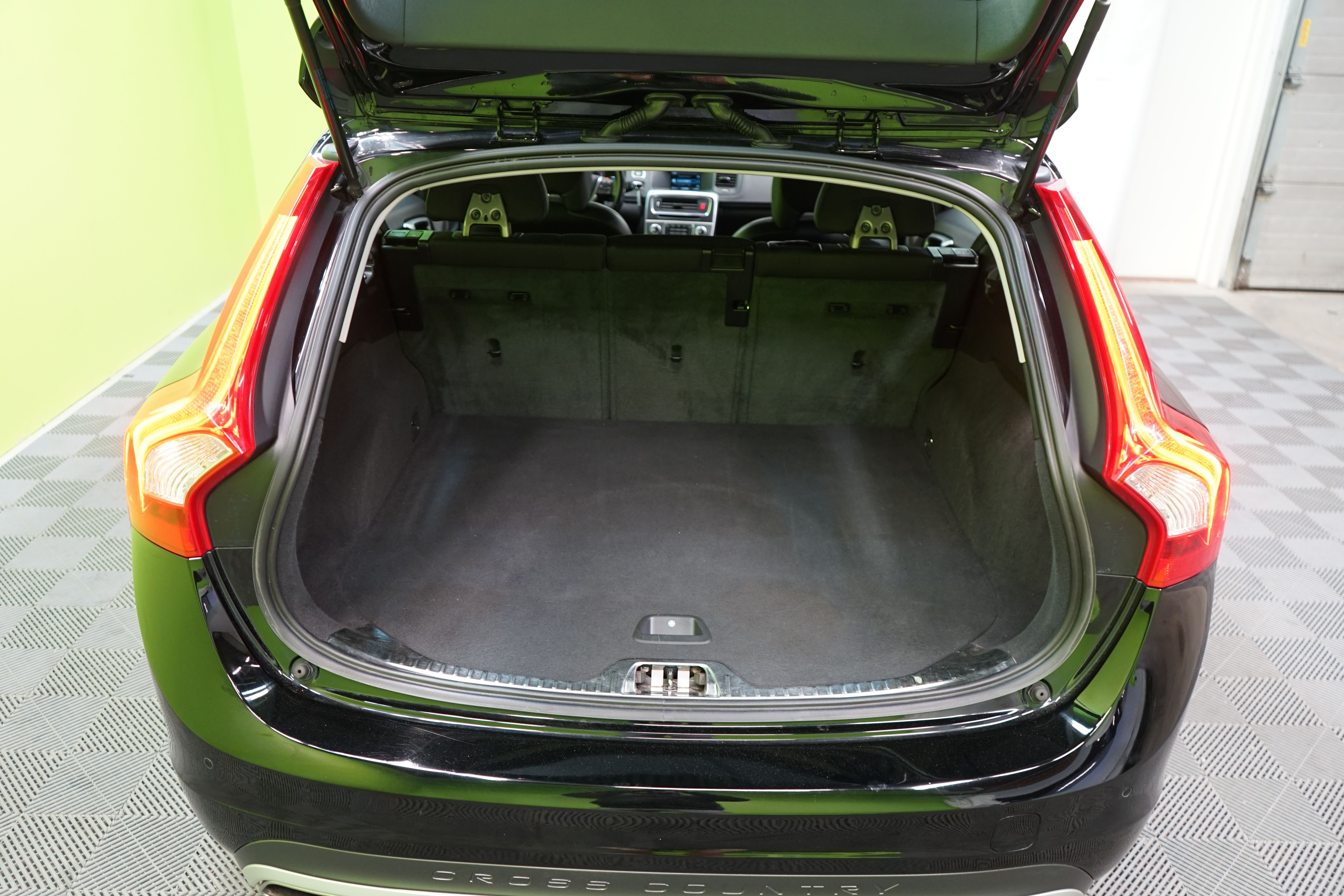 Volvo V60 Cross Country 2016