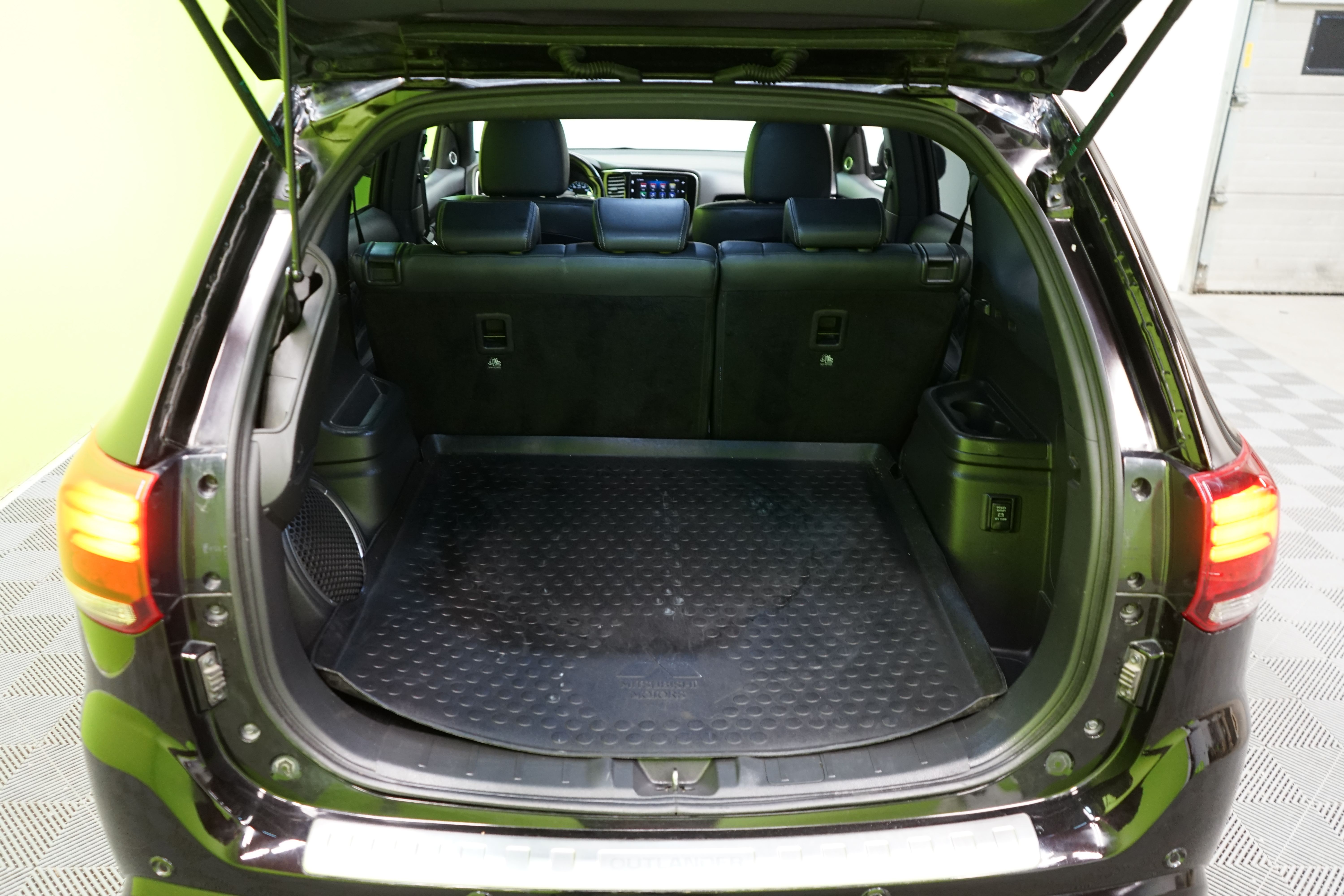 Mitsubishi Outlander PHEV 2019