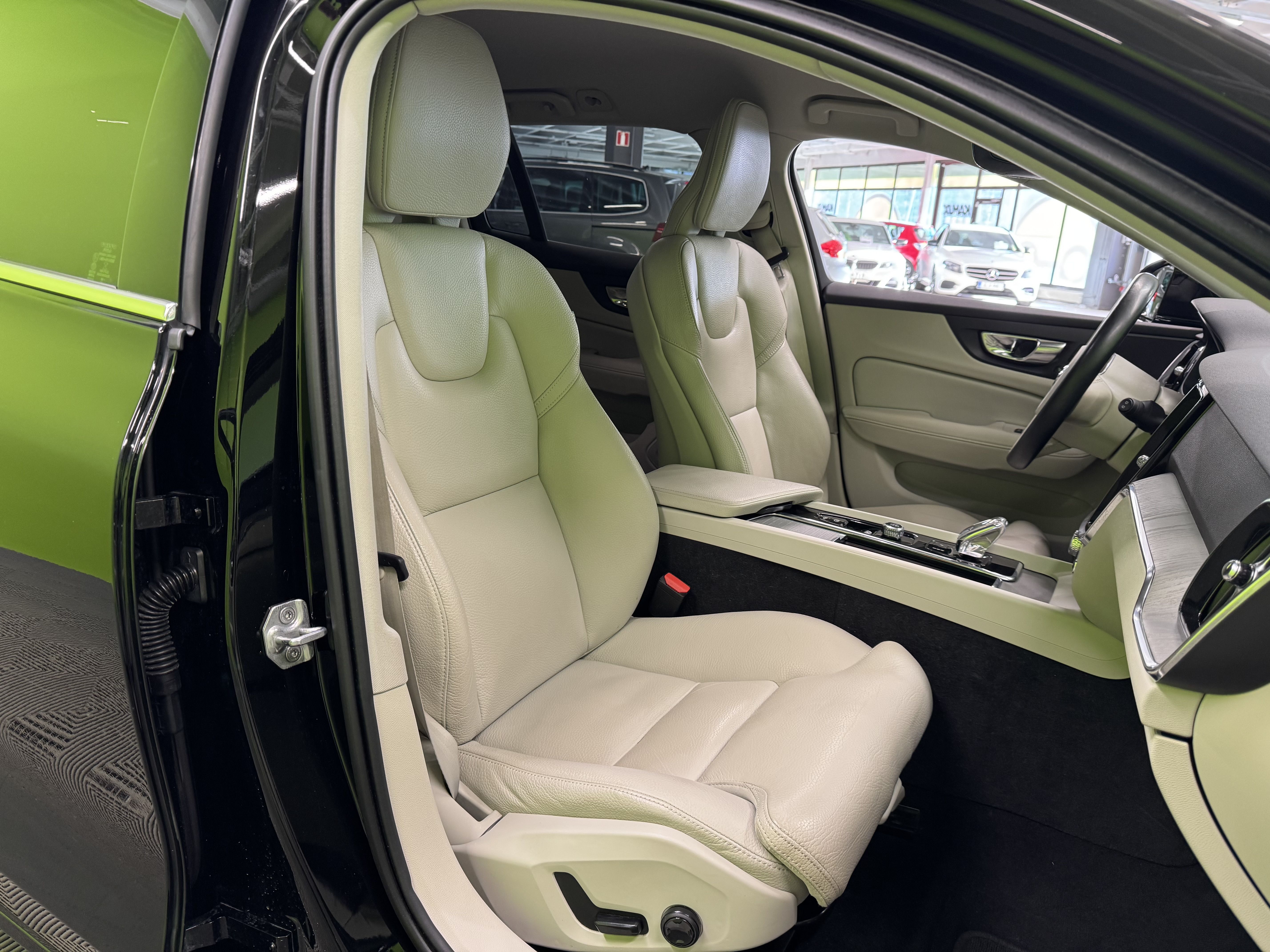 Volvo V60 2021