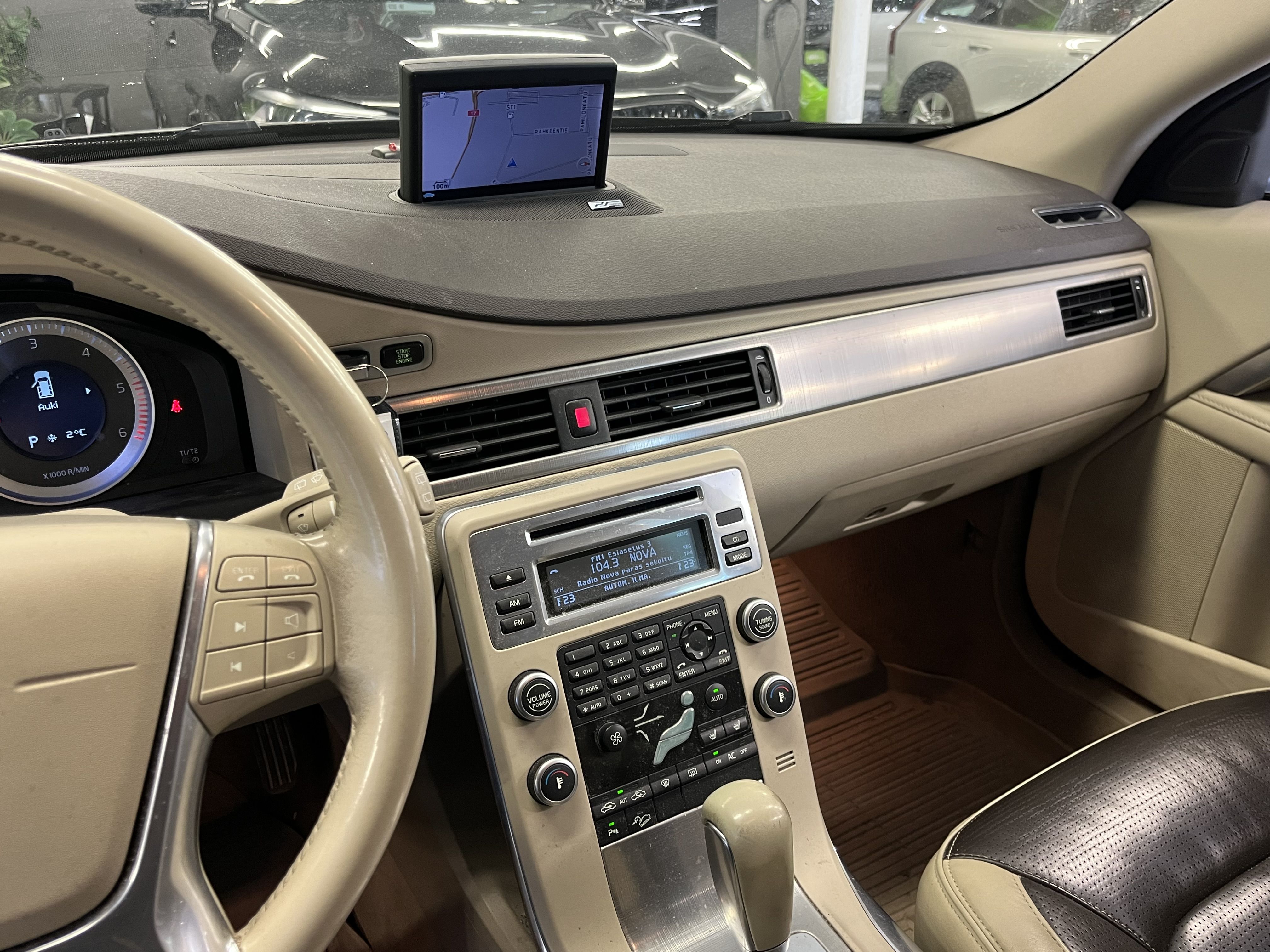 Volvo XC70 2011