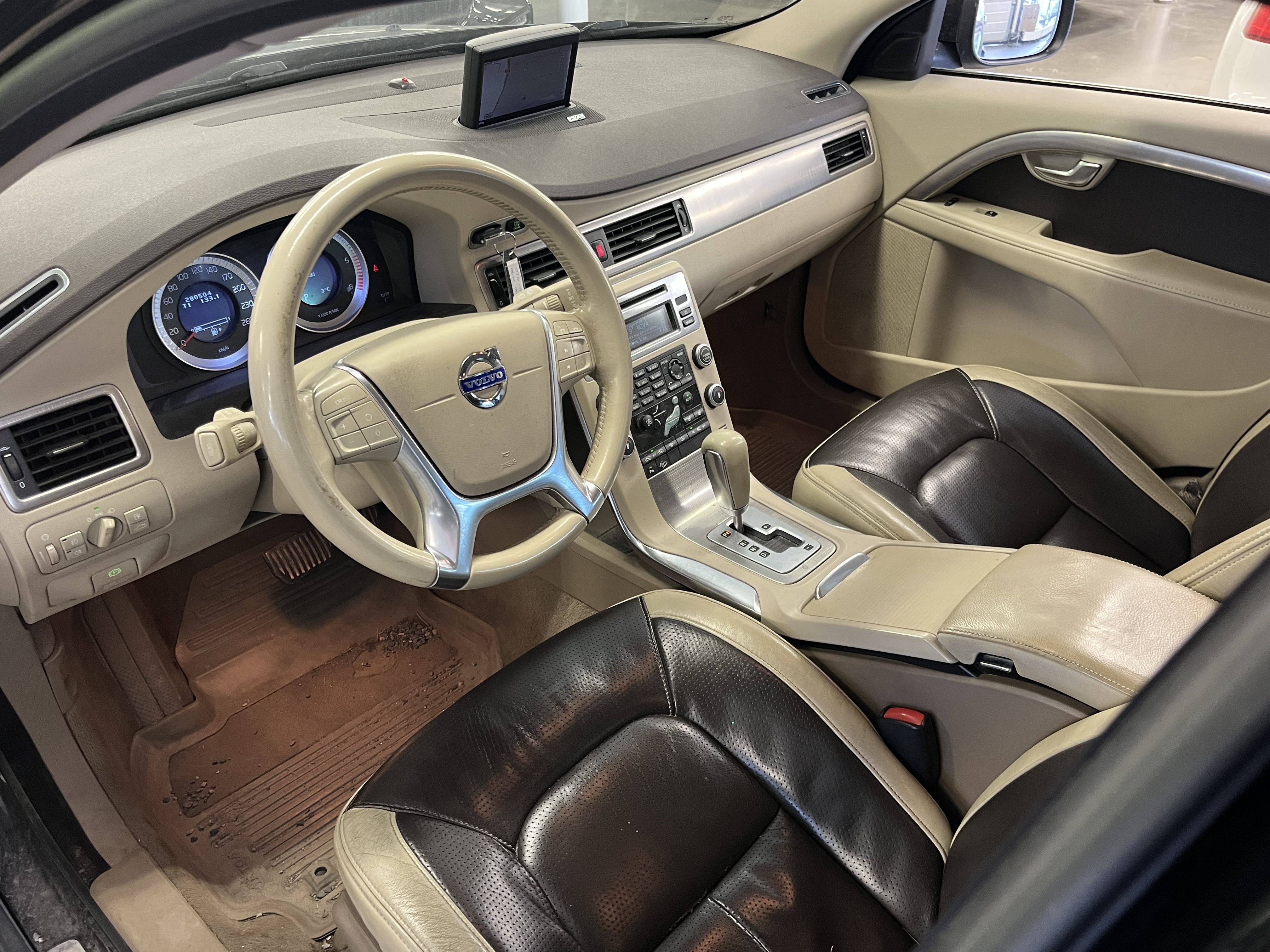 Volvo XC70 2011