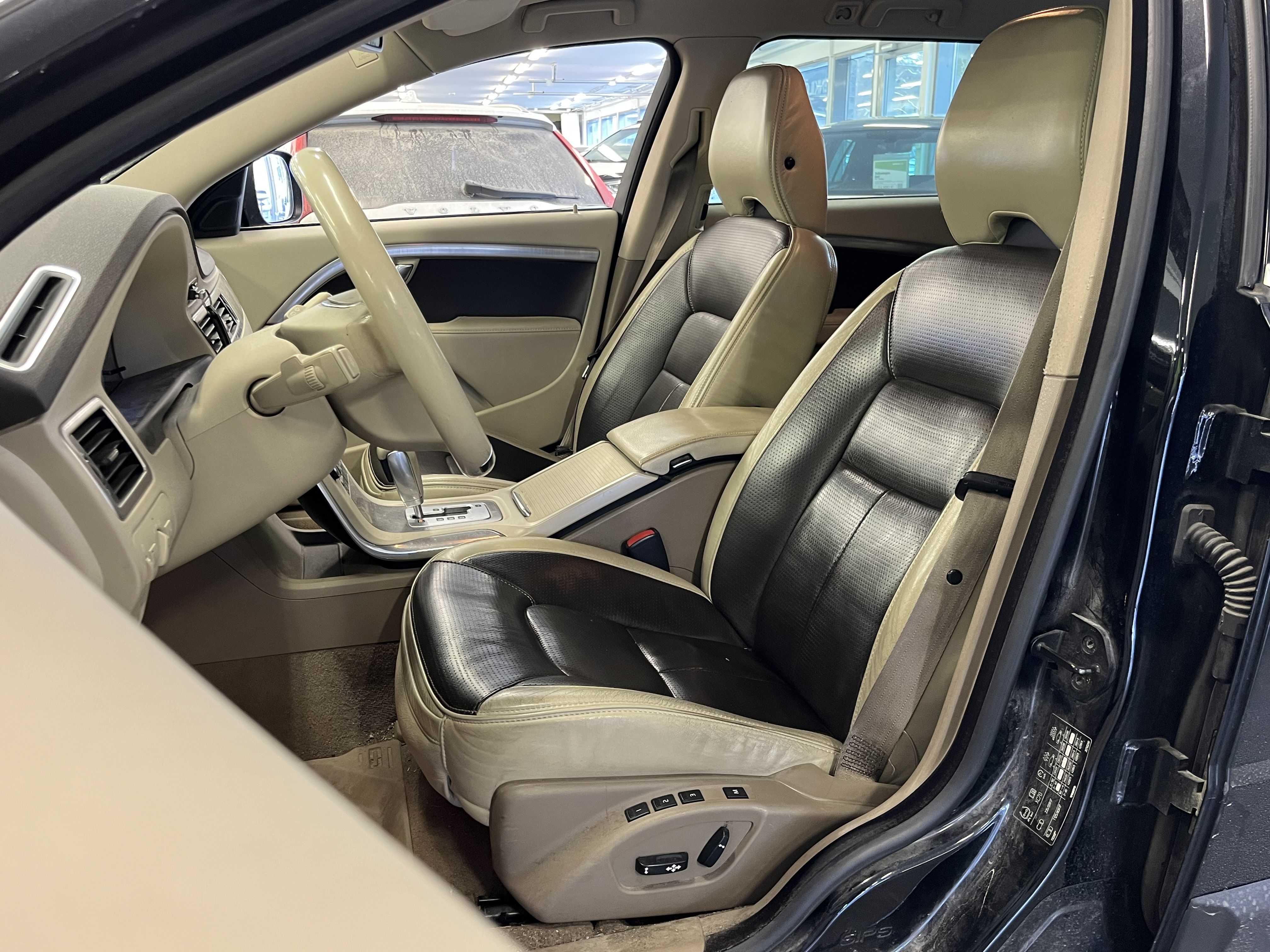 Volvo XC70 2011