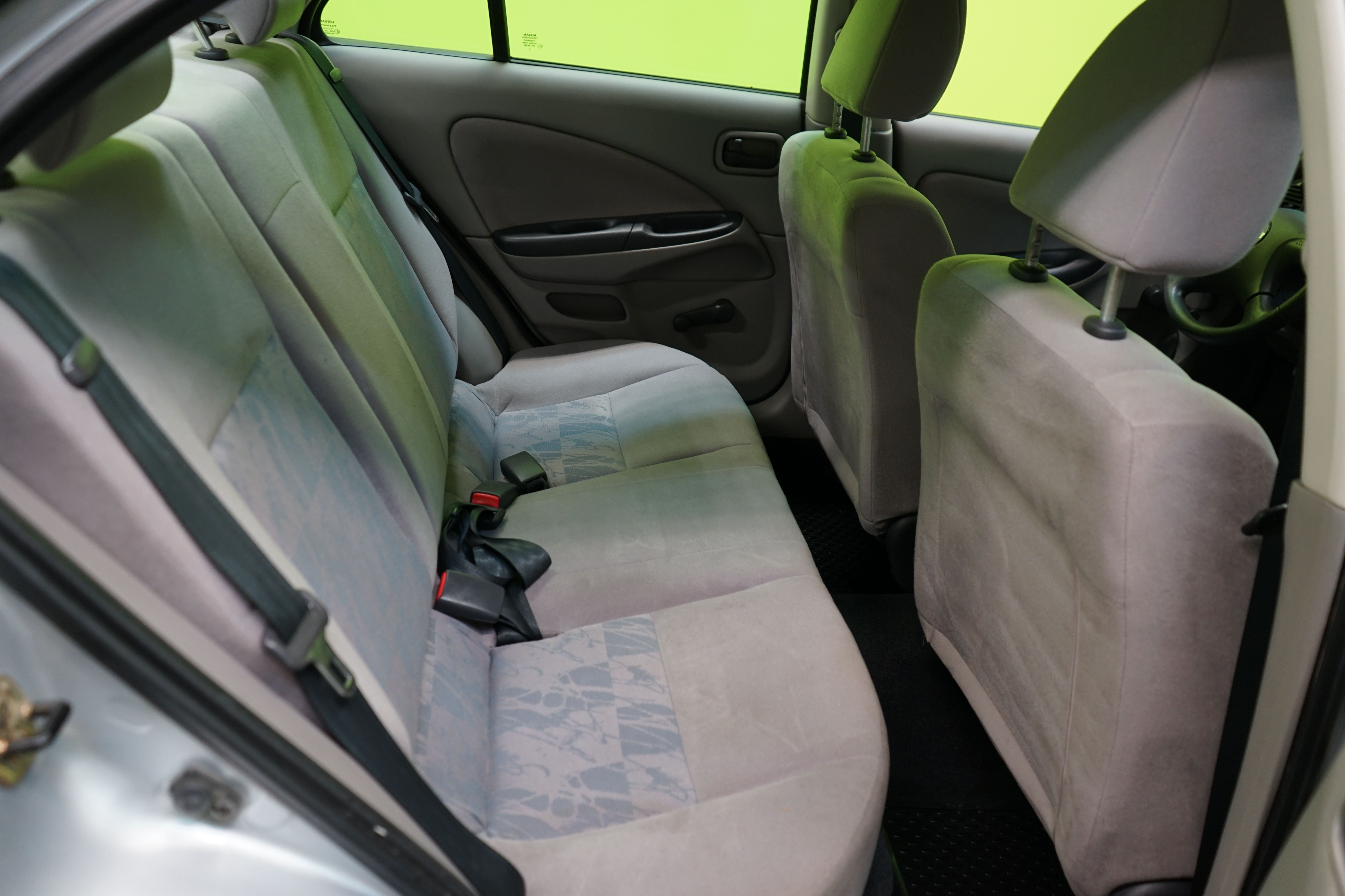 Nissan Almera 2002