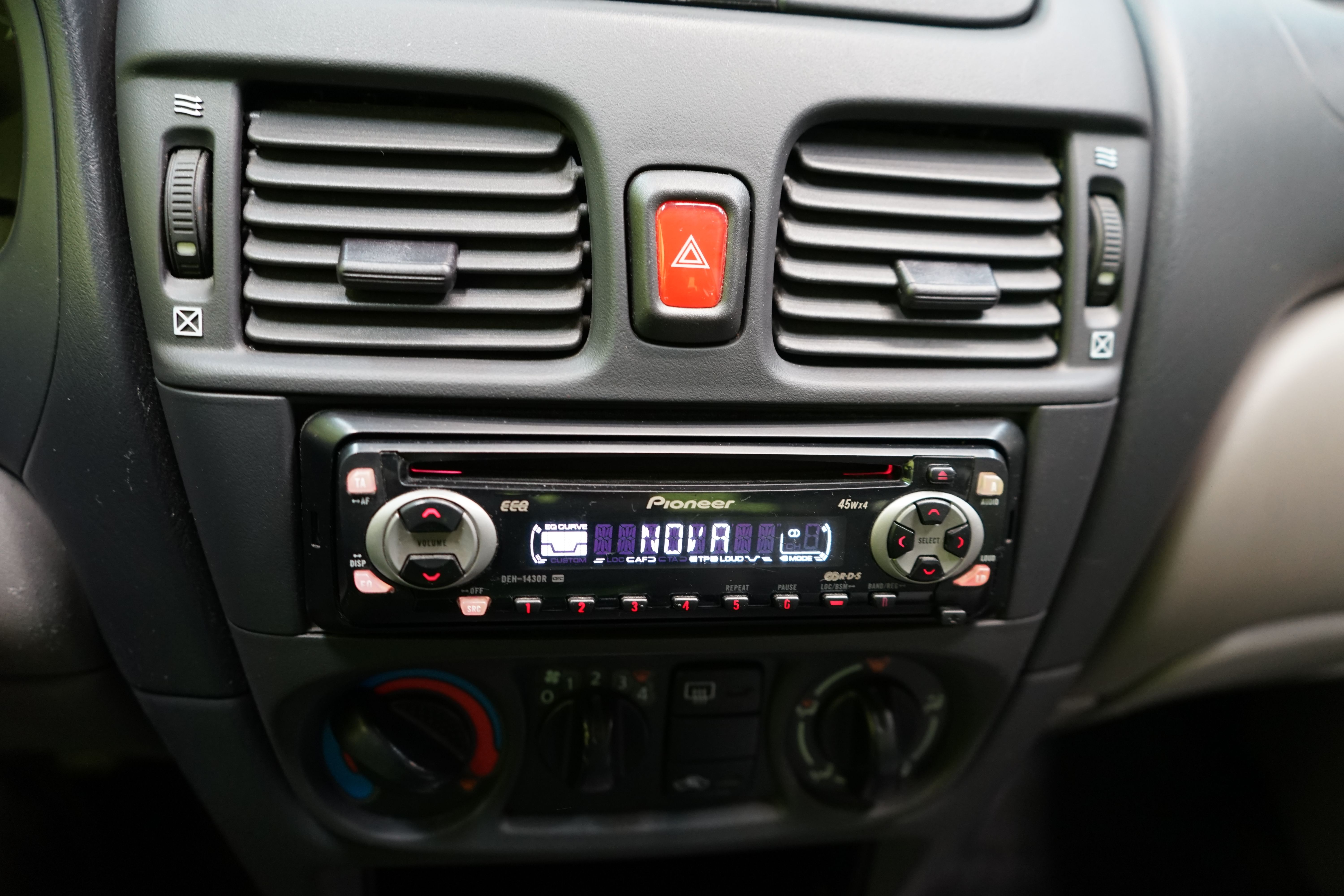 Nissan Almera 2002