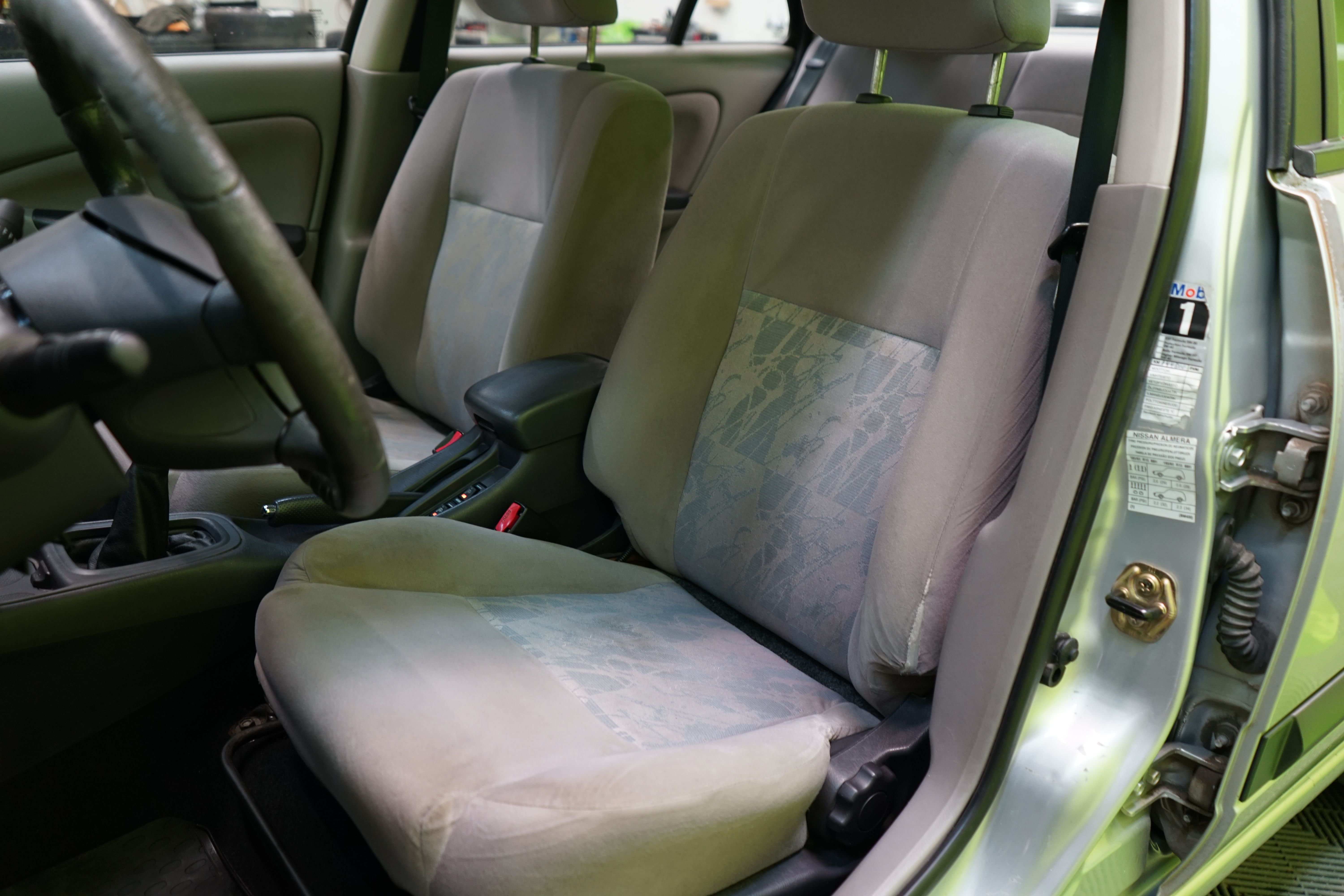Nissan Almera 2002
