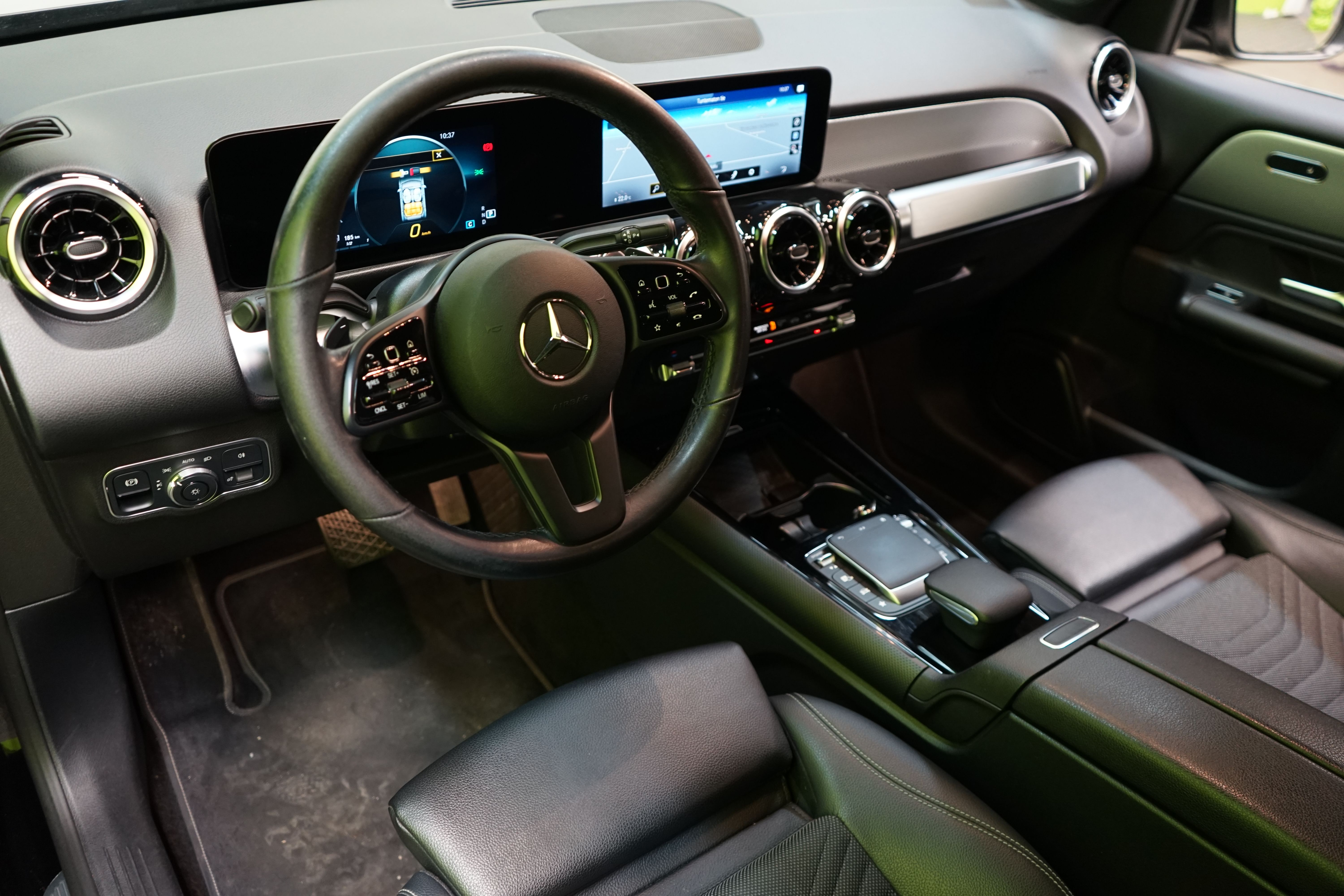 Mercedes-Benz GLB 2021