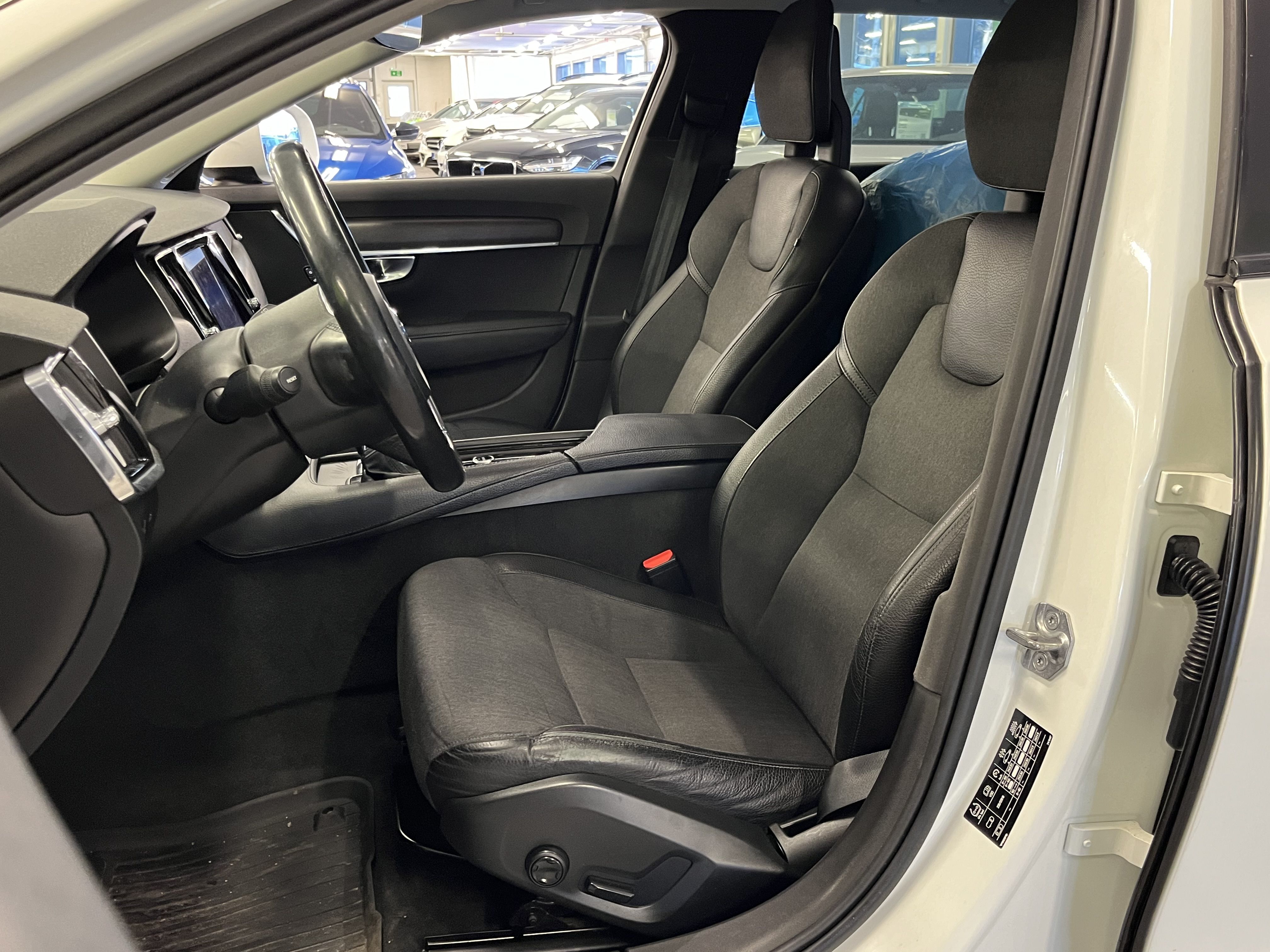 Volvo V90 Cross Country 2017