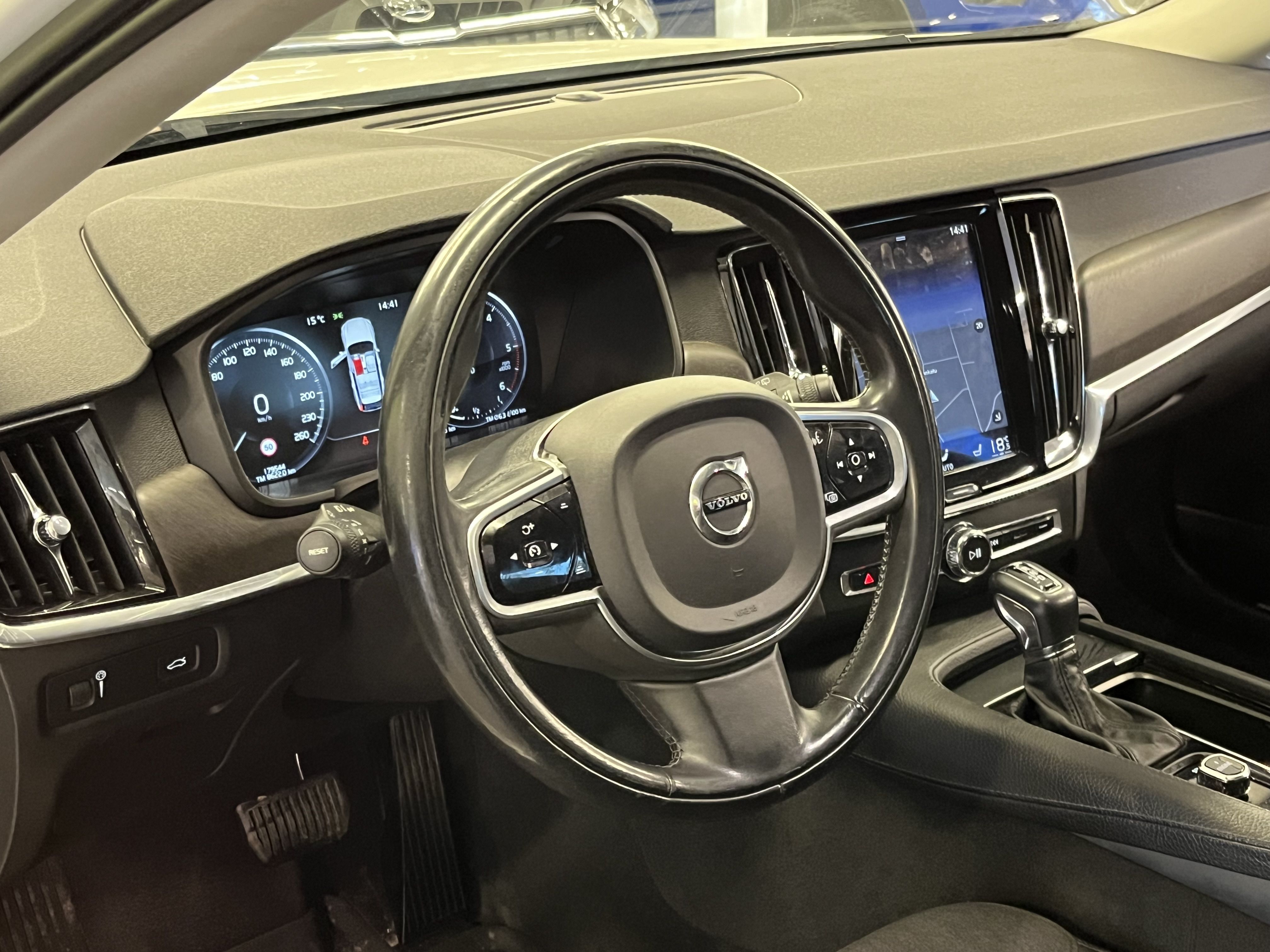 Volvo V90 Cross Country 2017