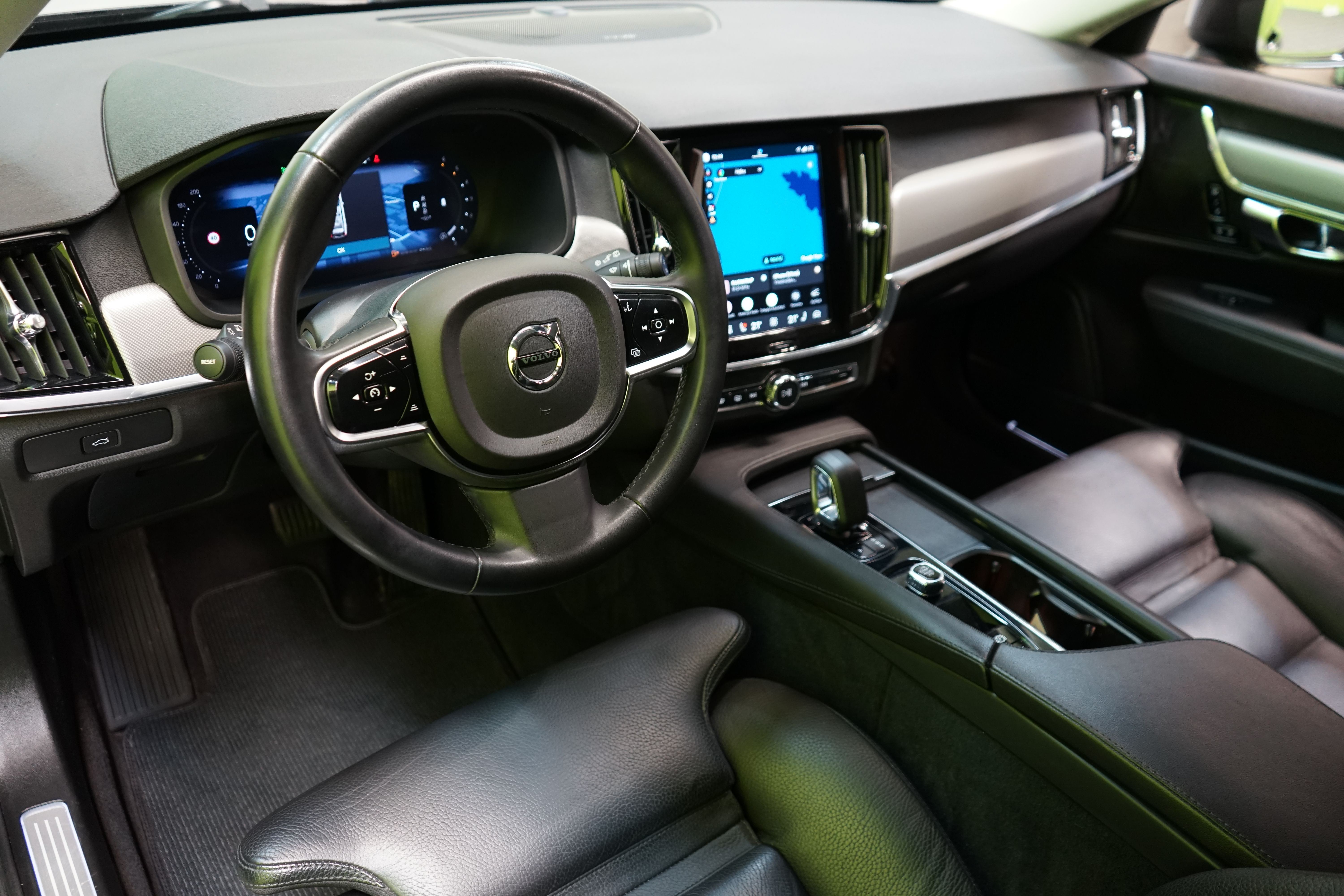 Volvo V90 Cross Country 2023