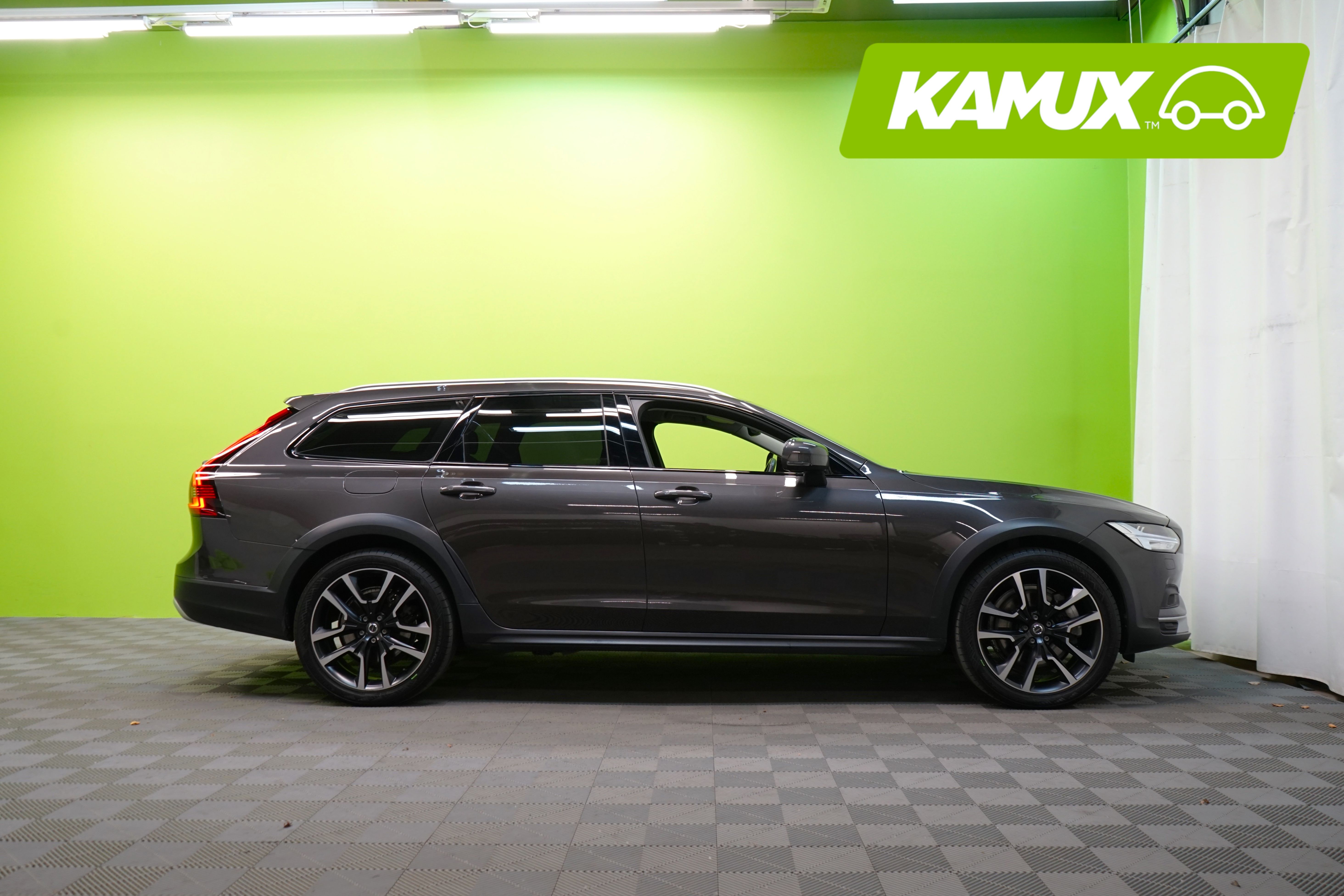 Volvo V90 Cross Country 2023