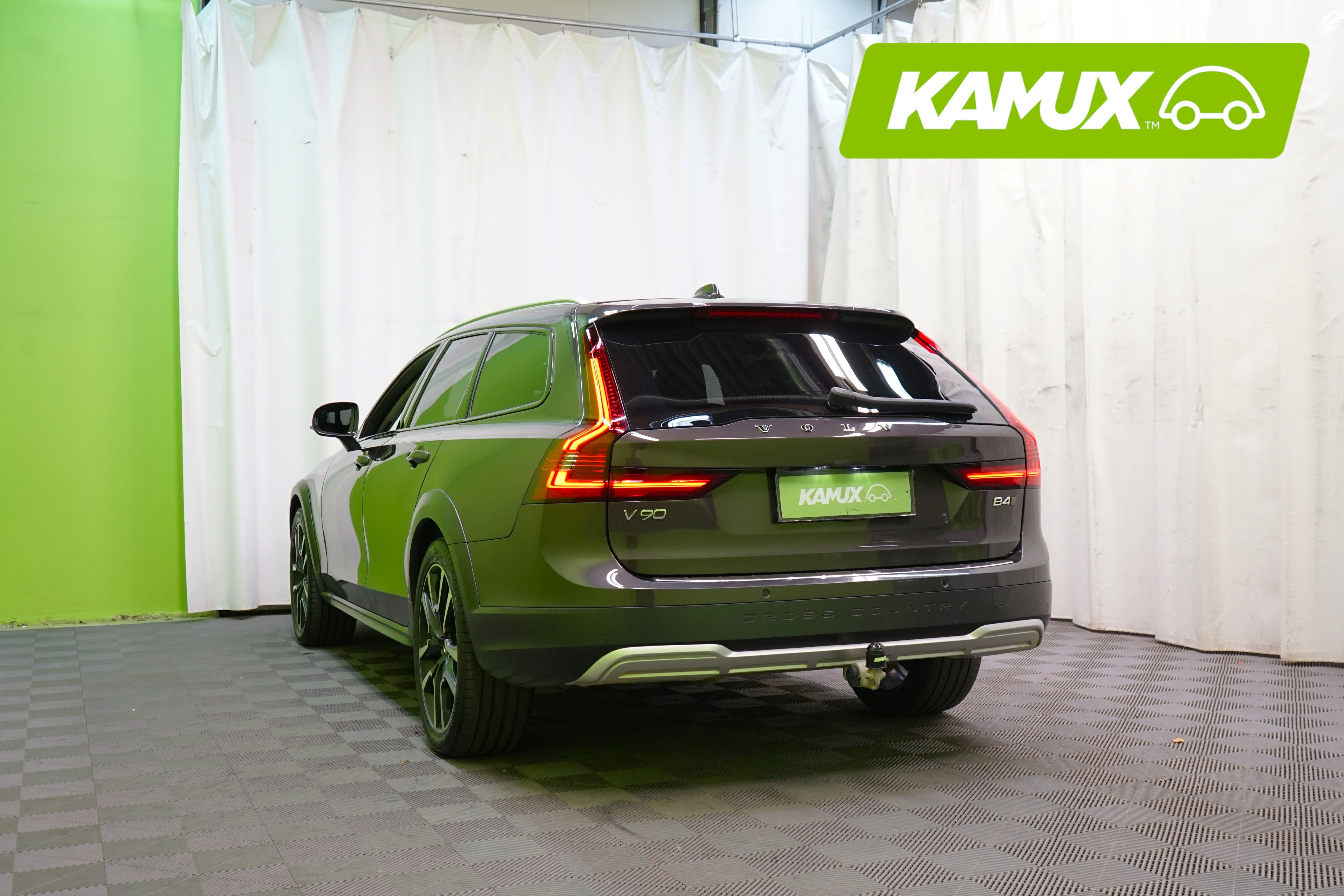 Volvo V90 Cross Country 2023