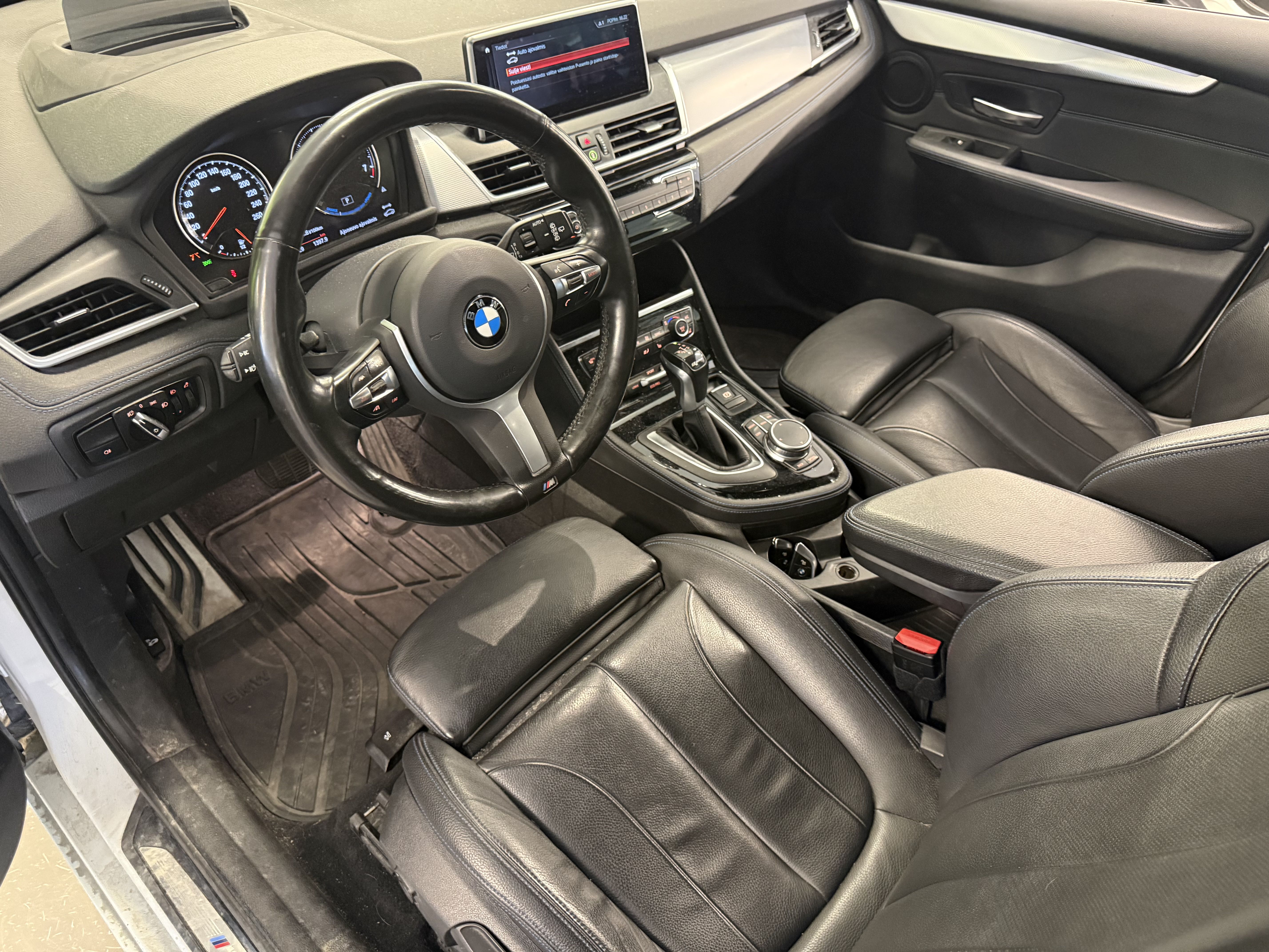BMW 225 2019