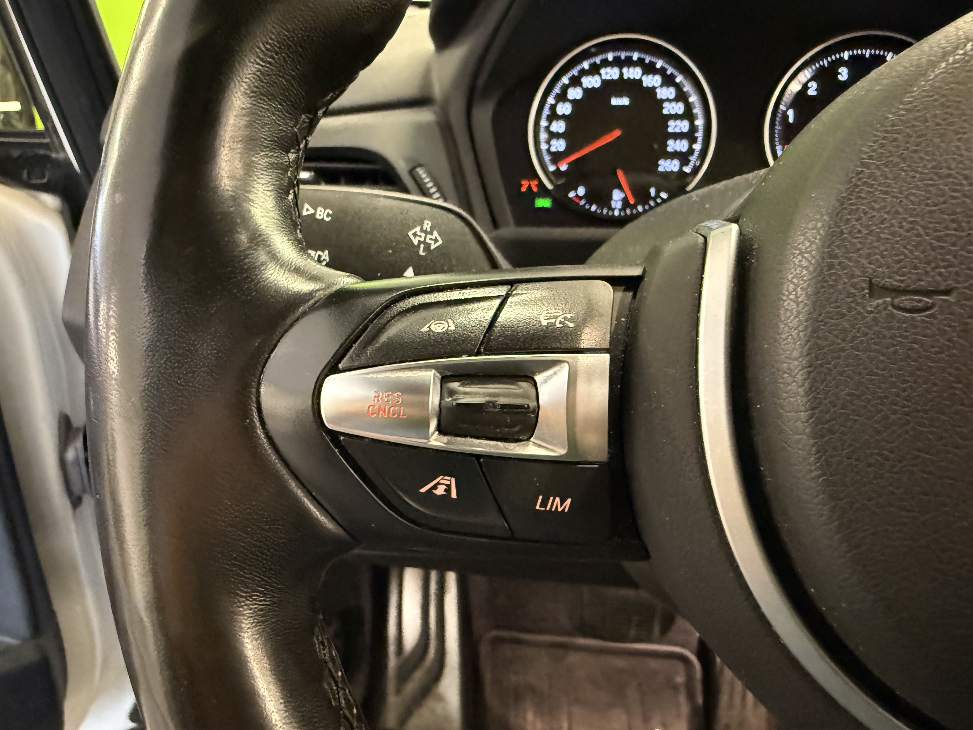 BMW 225 2019