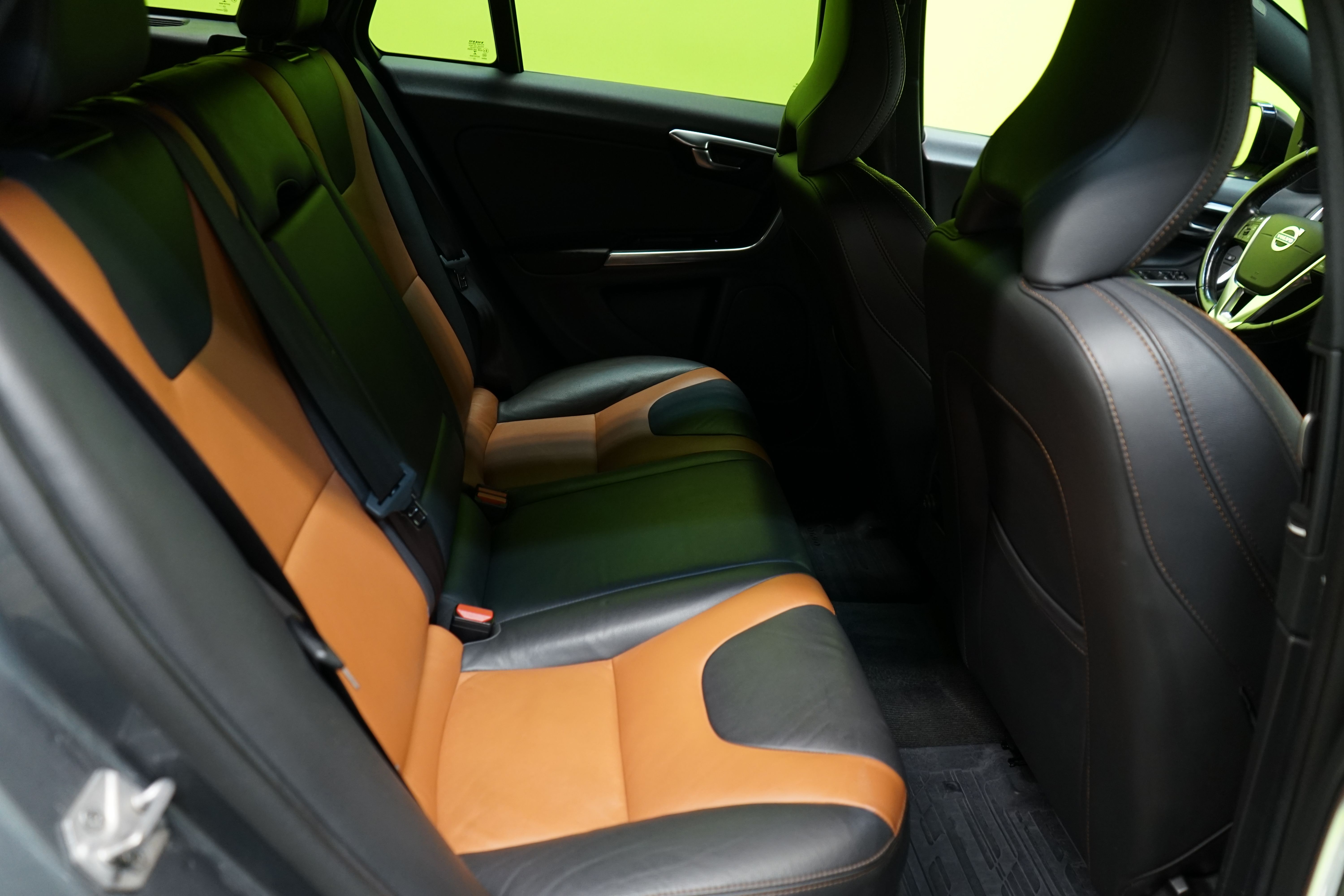 Volvo V60 Cross Country 2016