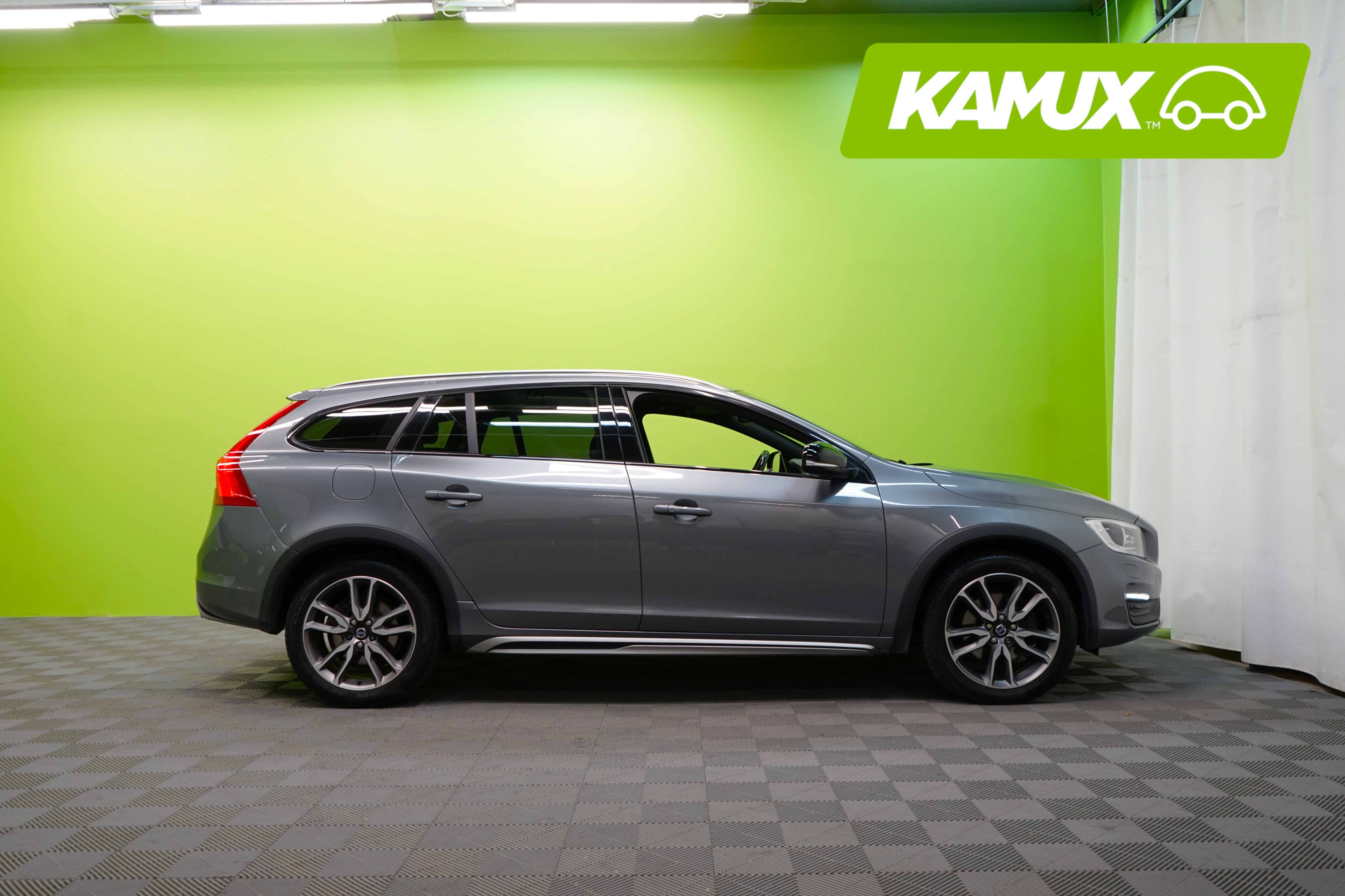Volvo V60 Cross Country 2016
