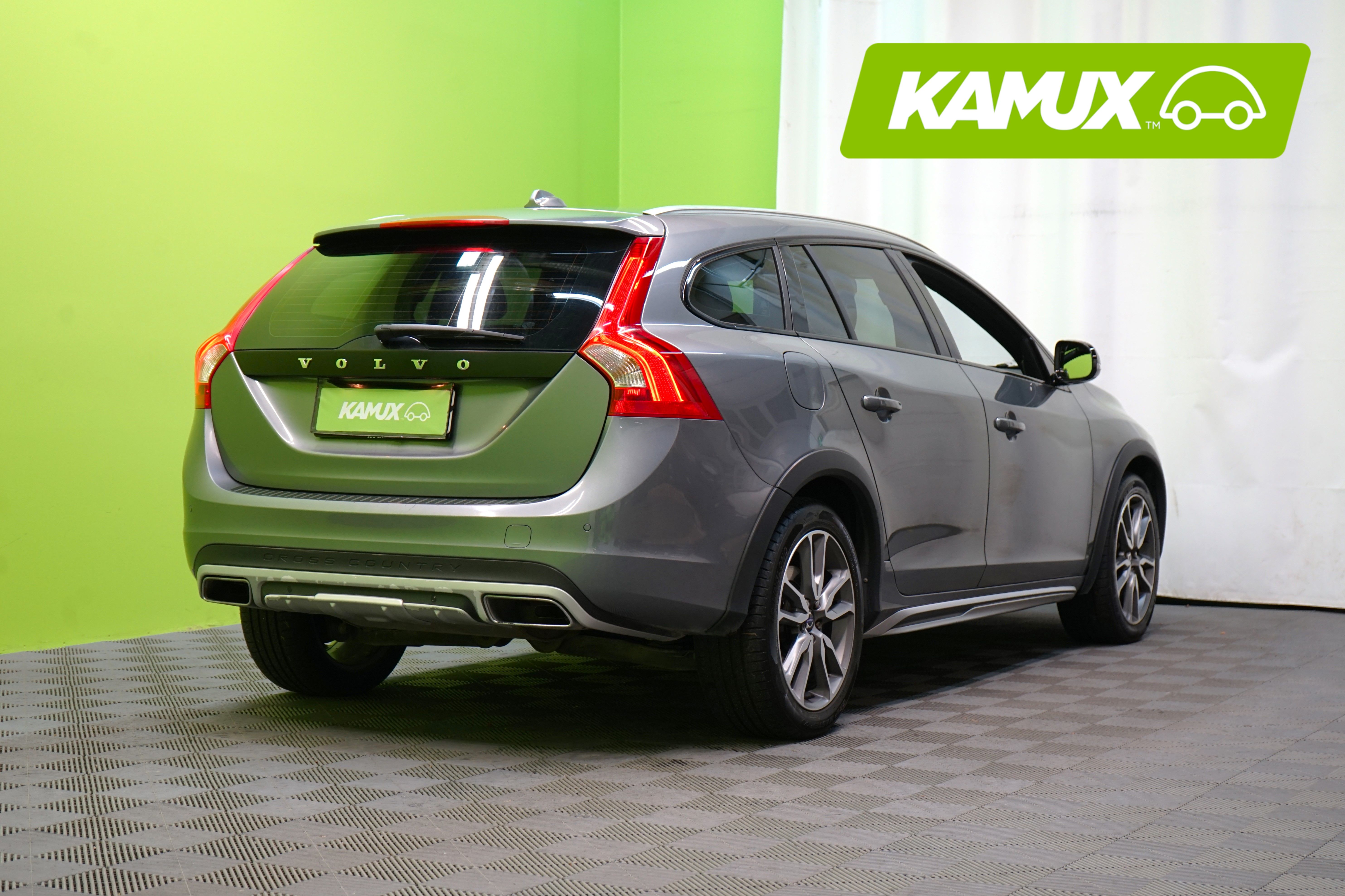 Volvo V60 Cross Country 2016