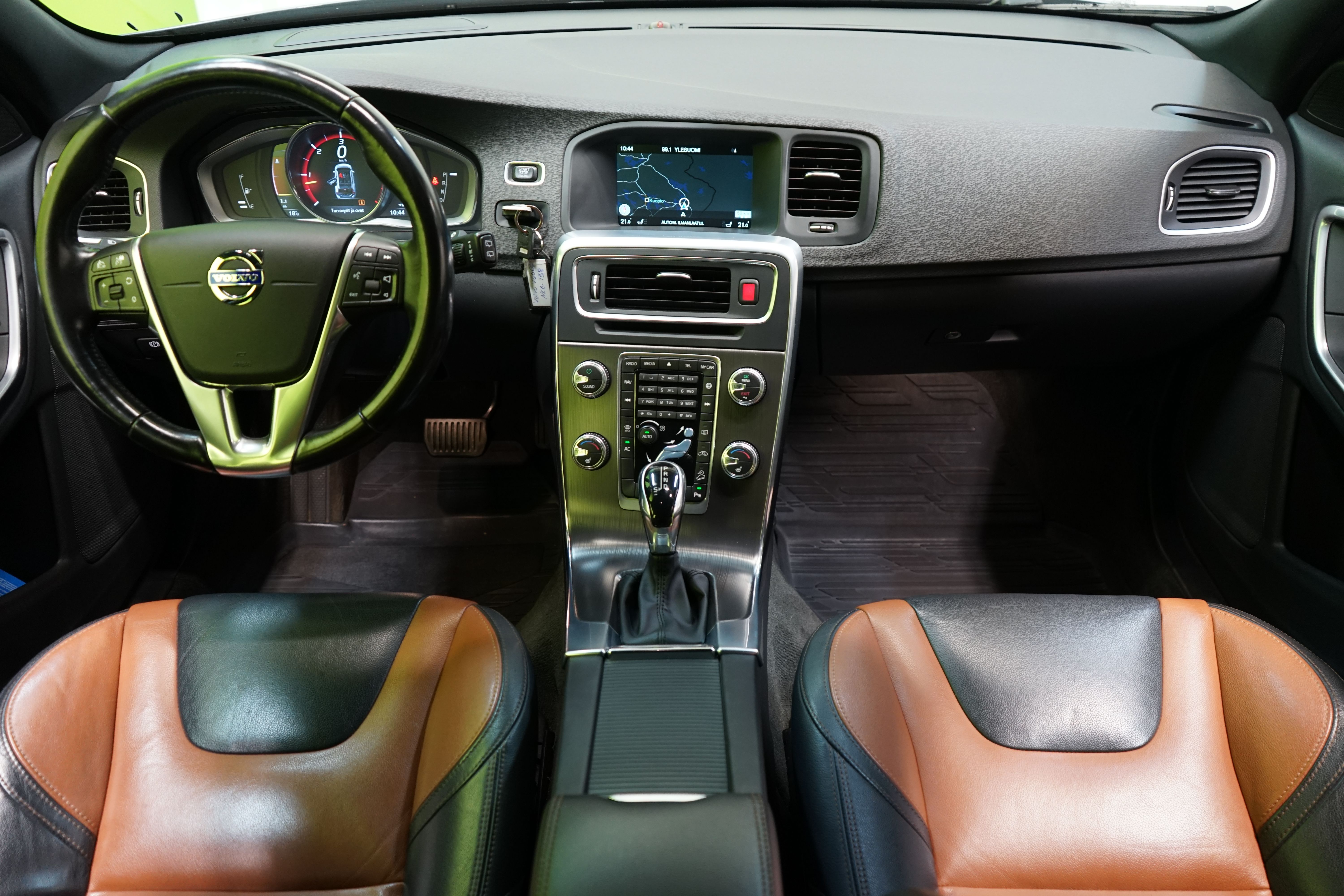 Volvo V60 Cross Country 2016