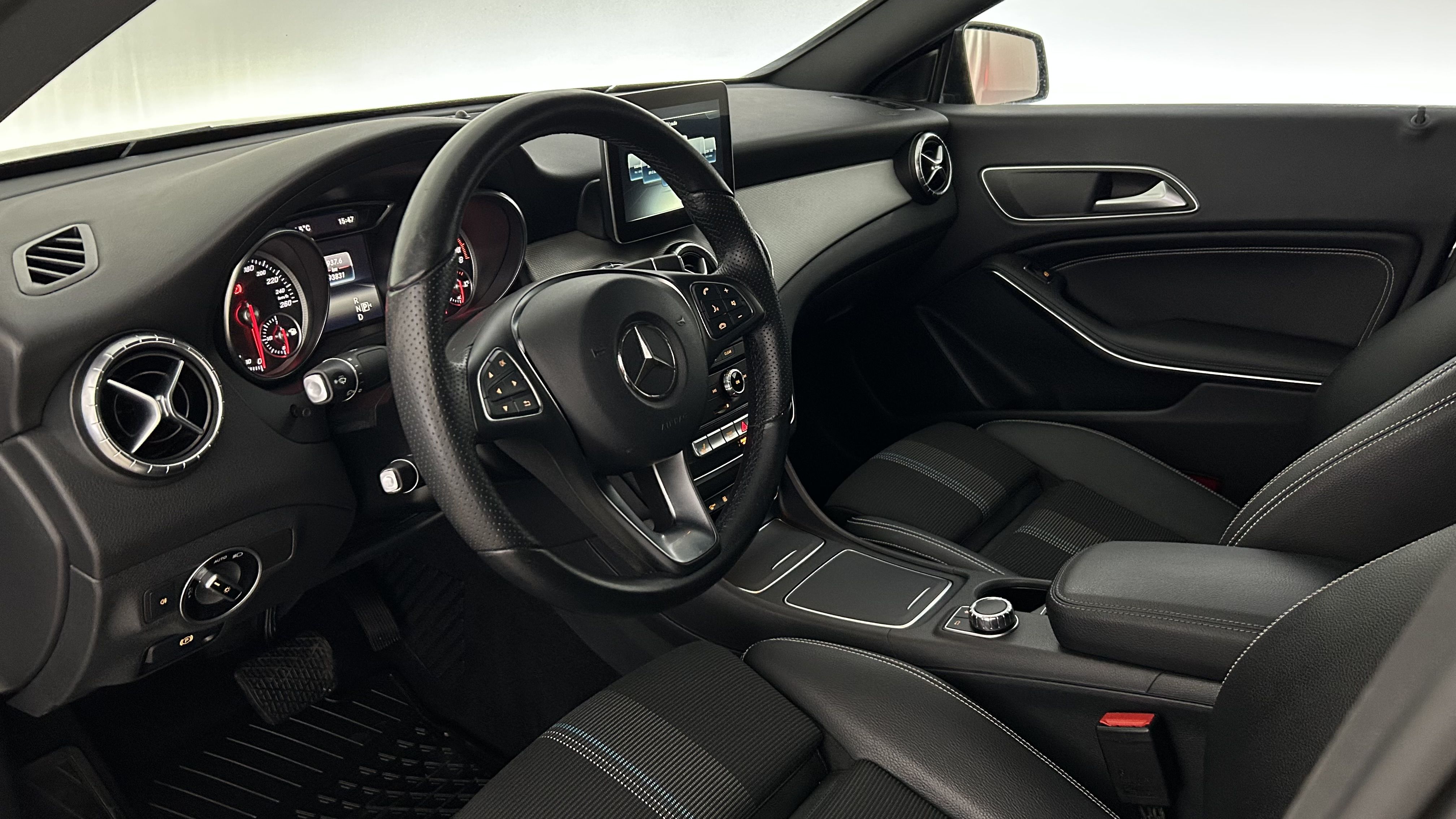 Mercedes-Benz CLA 2016