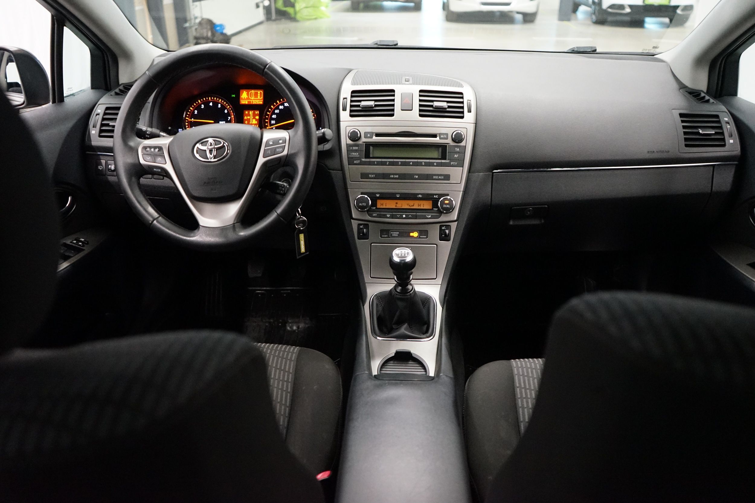 Toyota Avensis 2011