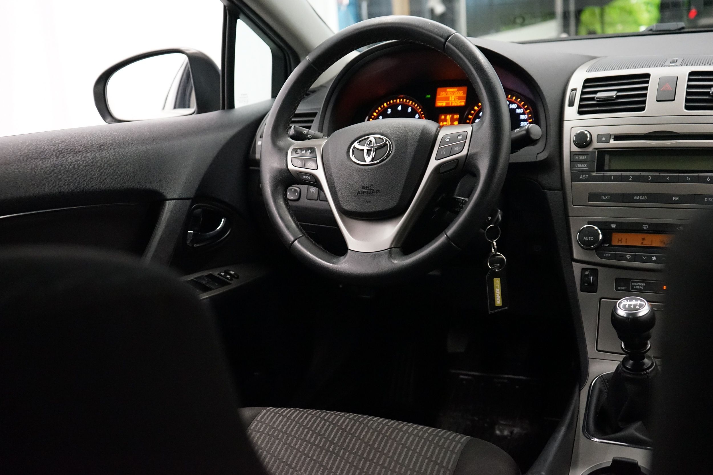 Toyota Avensis 2011