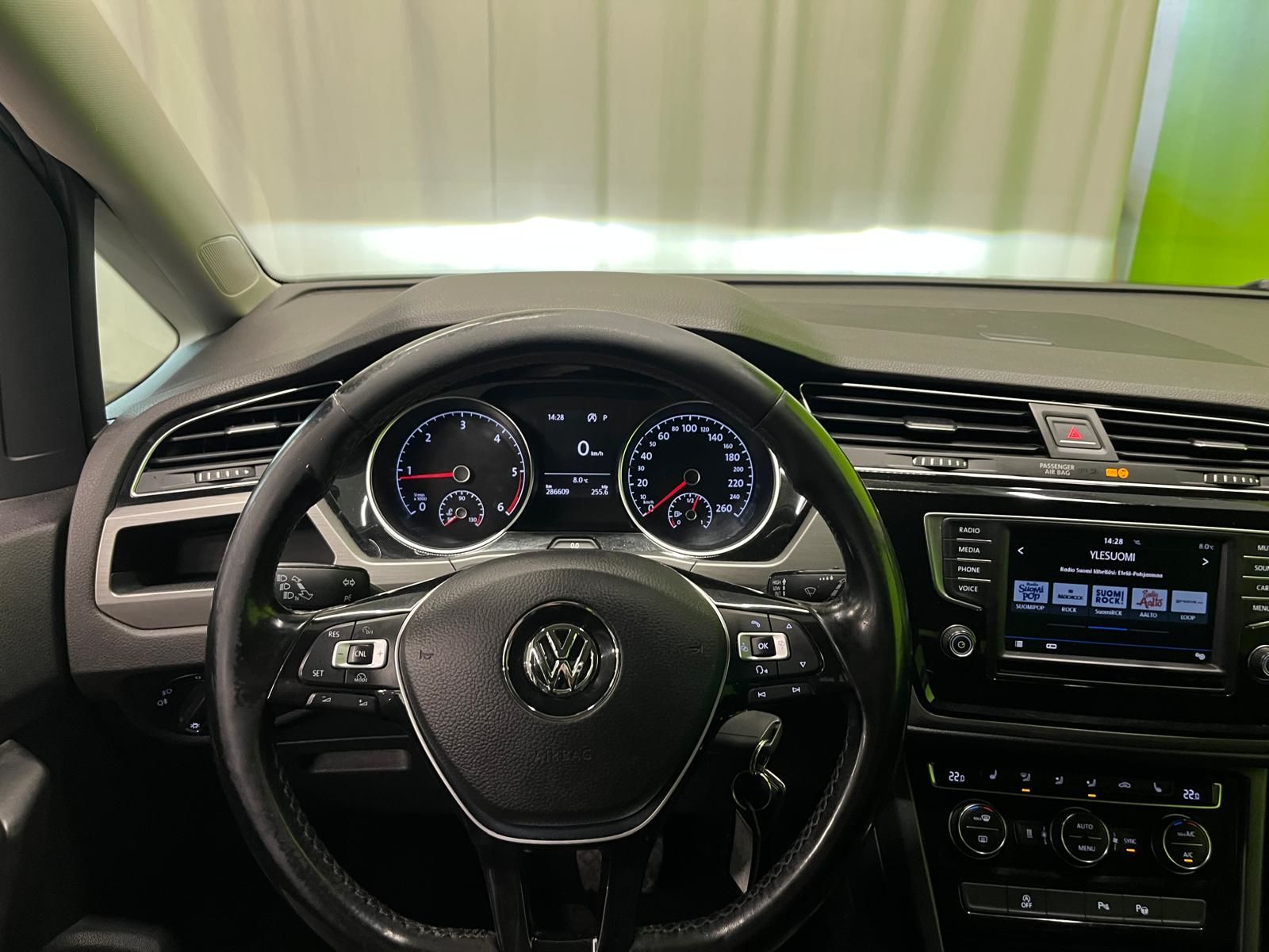 Volkswagen Touran 2016